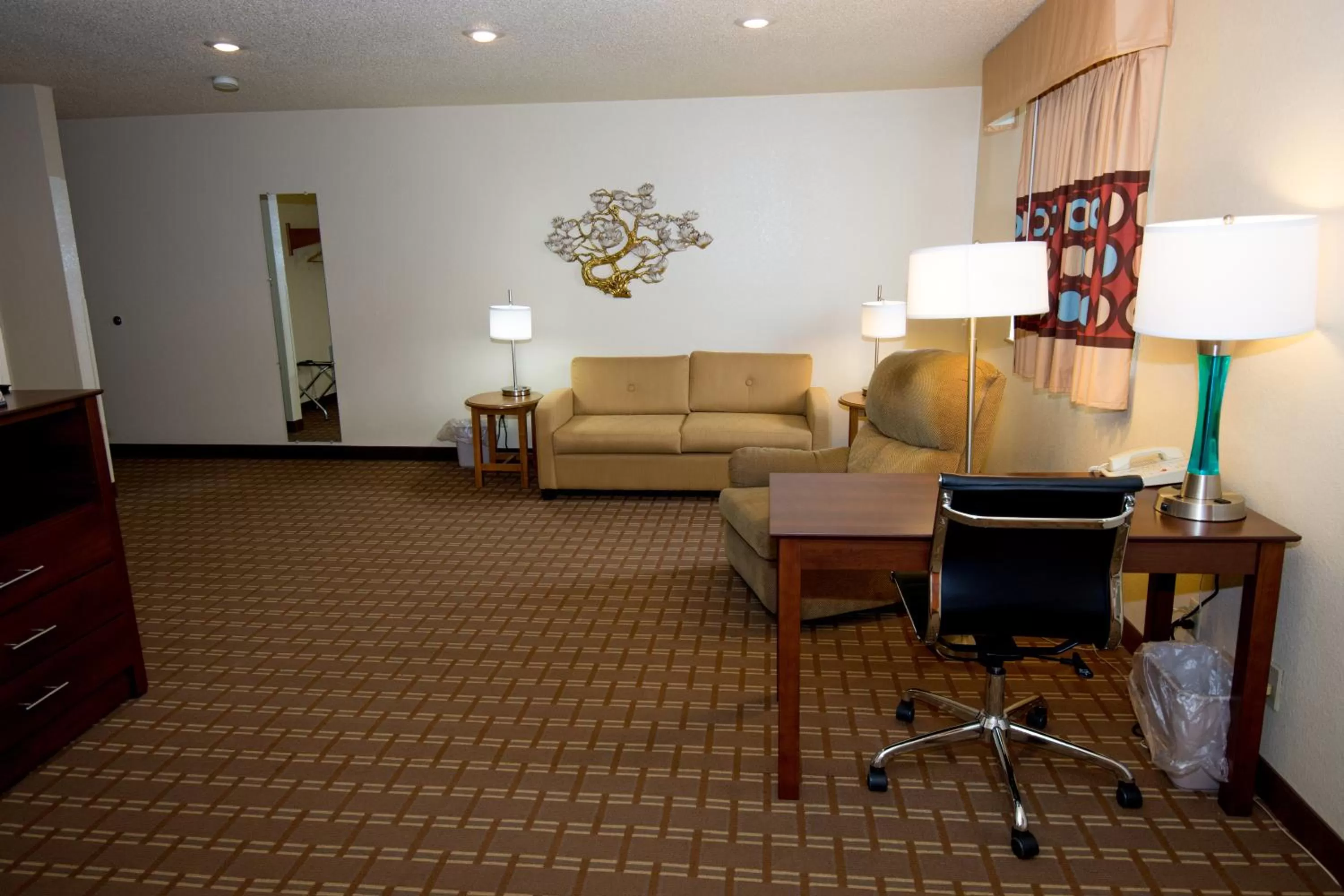 Living room in Super 8 by Wyndham Altoona