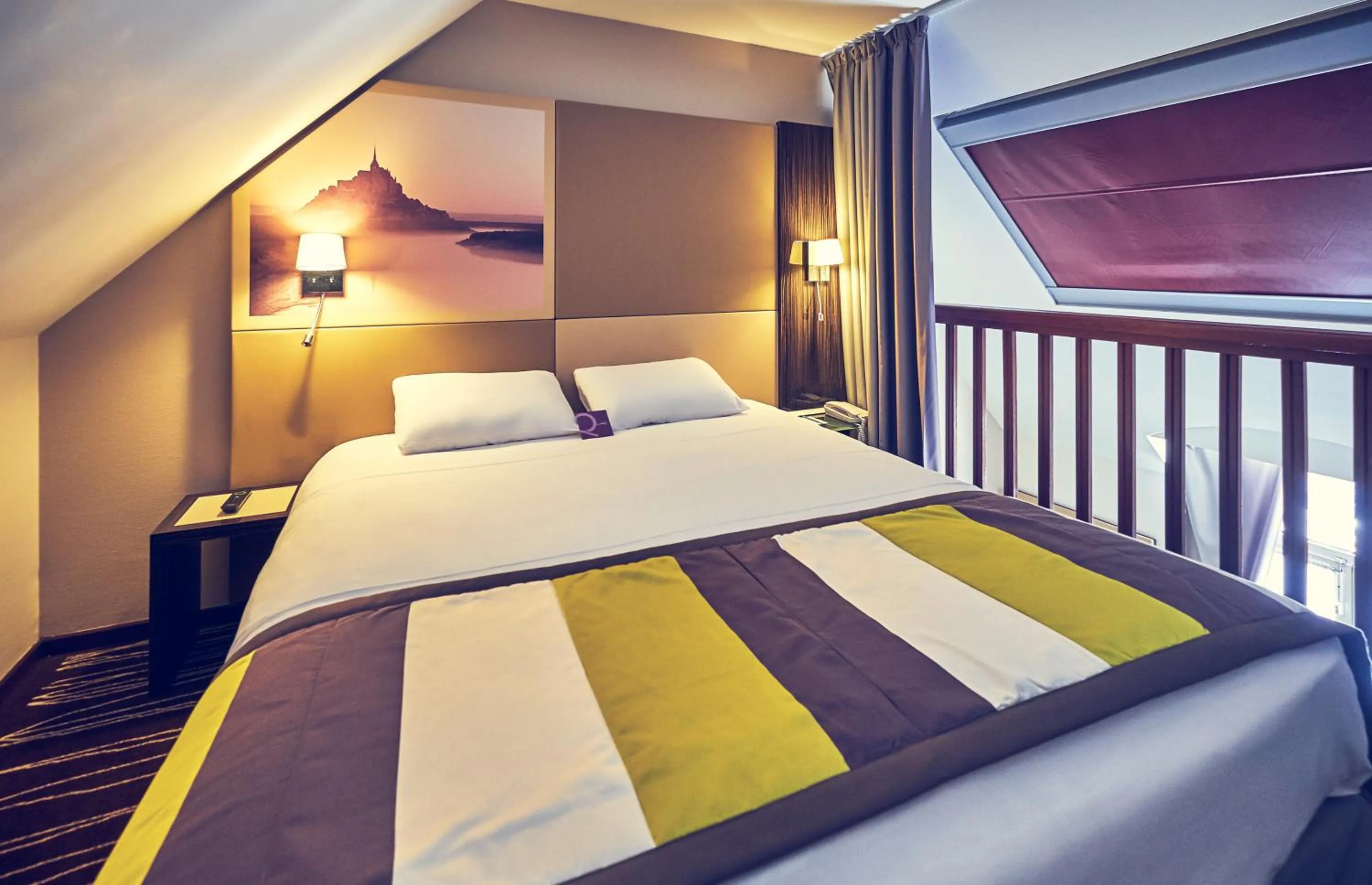 Bed in Mercure Granville Le Grand Large