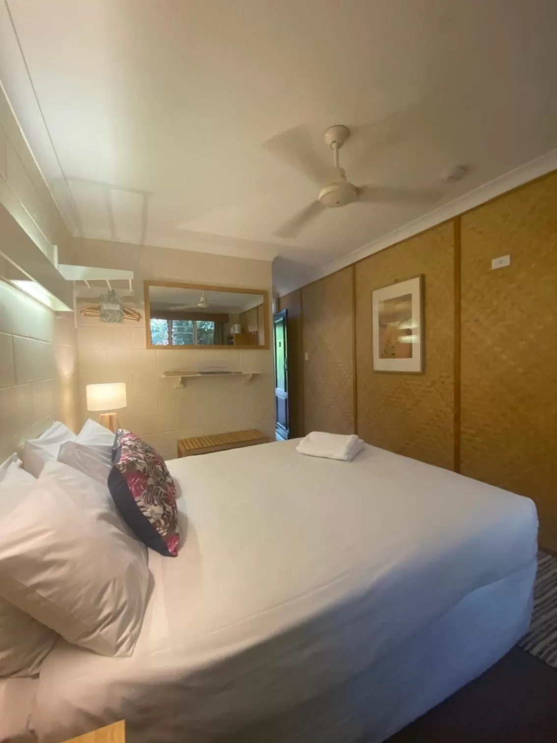 Bed in Tallow Beach Motel