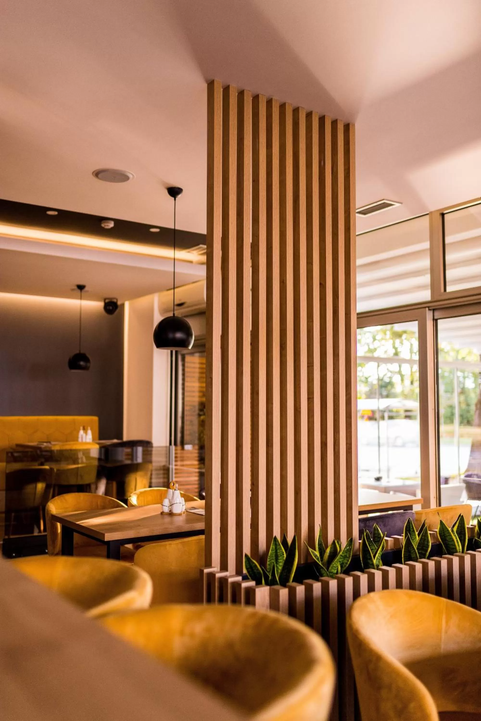 Restaurant/places to eat in Hotel IN