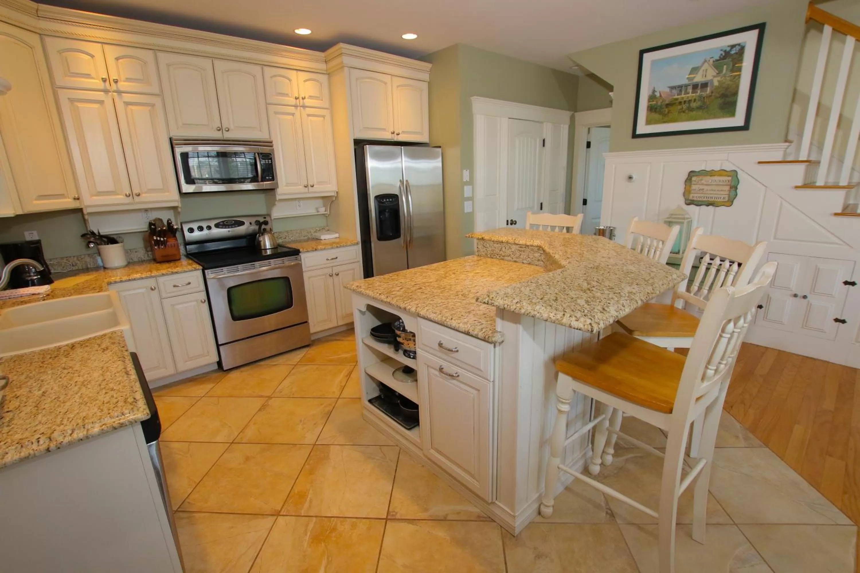 Kitchen/Kitchenette in Sheepscot Harbour Village Resort