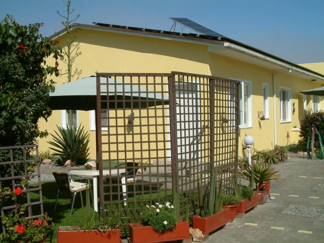 Garden in Pension d'Avignon