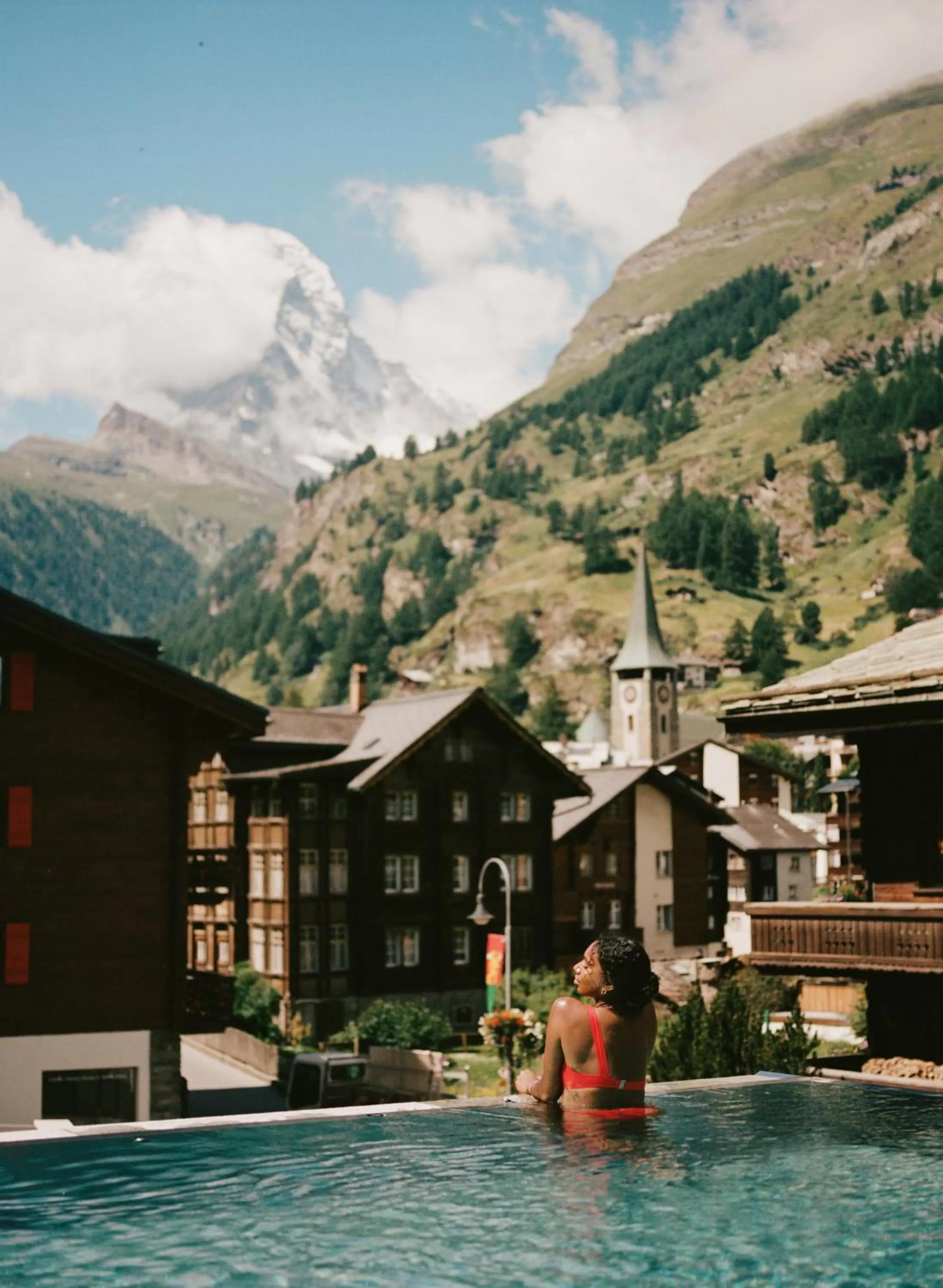 Pool view in BEAUSiTE Zermatt