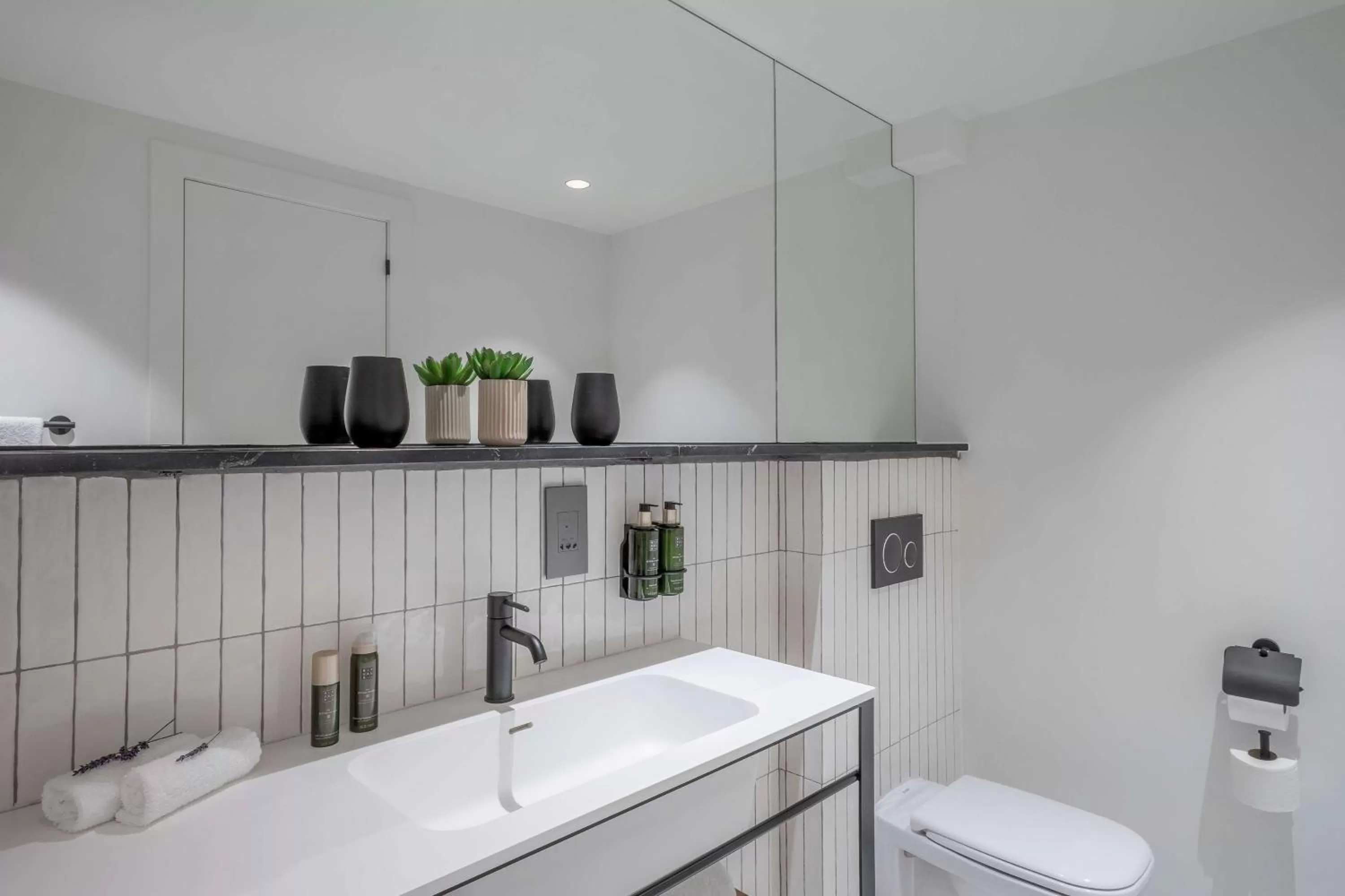 Bathroom in Melia White House Hotel