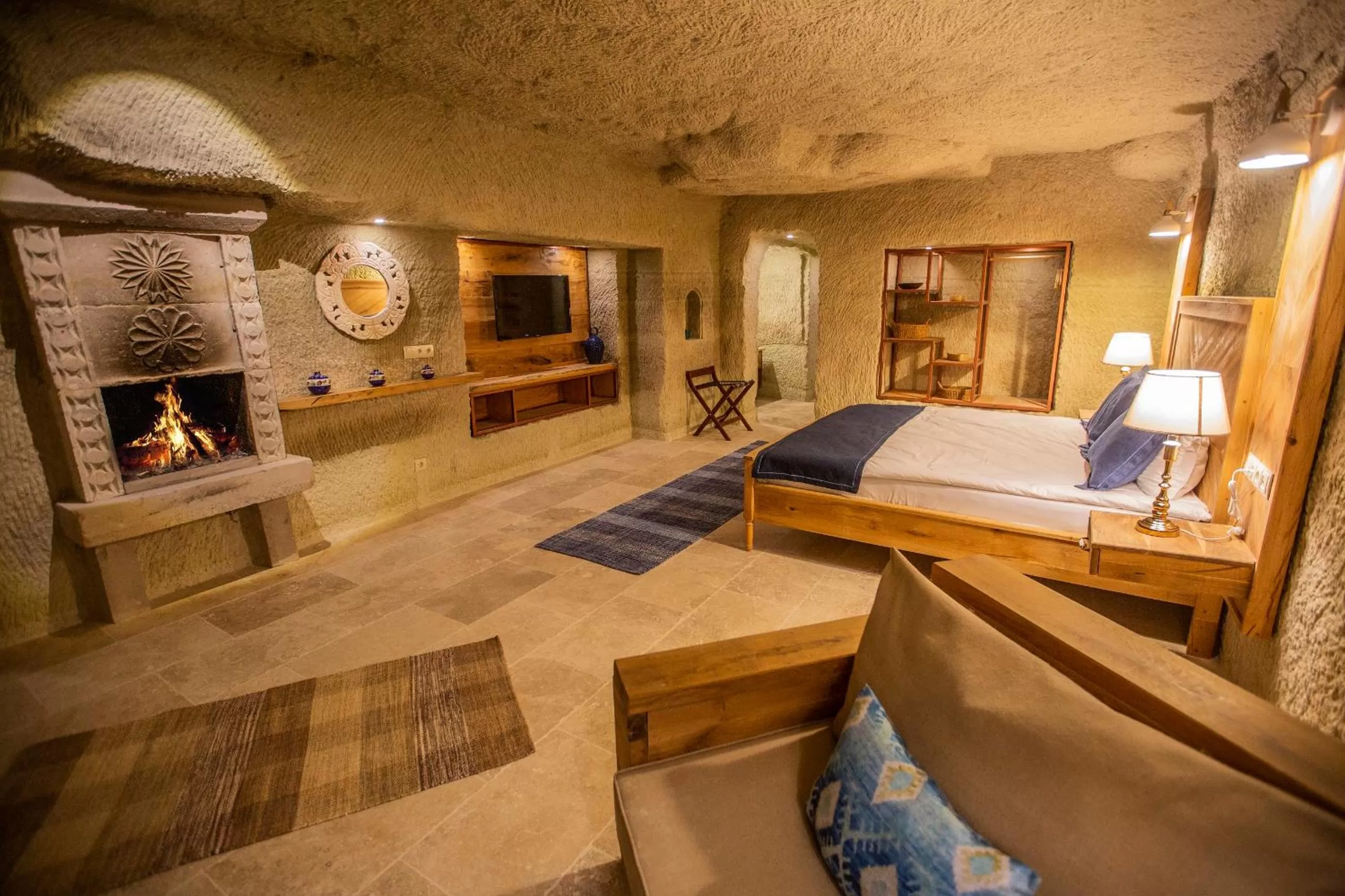 Living room, Bed in Azure Cave Suites - Cappadocia