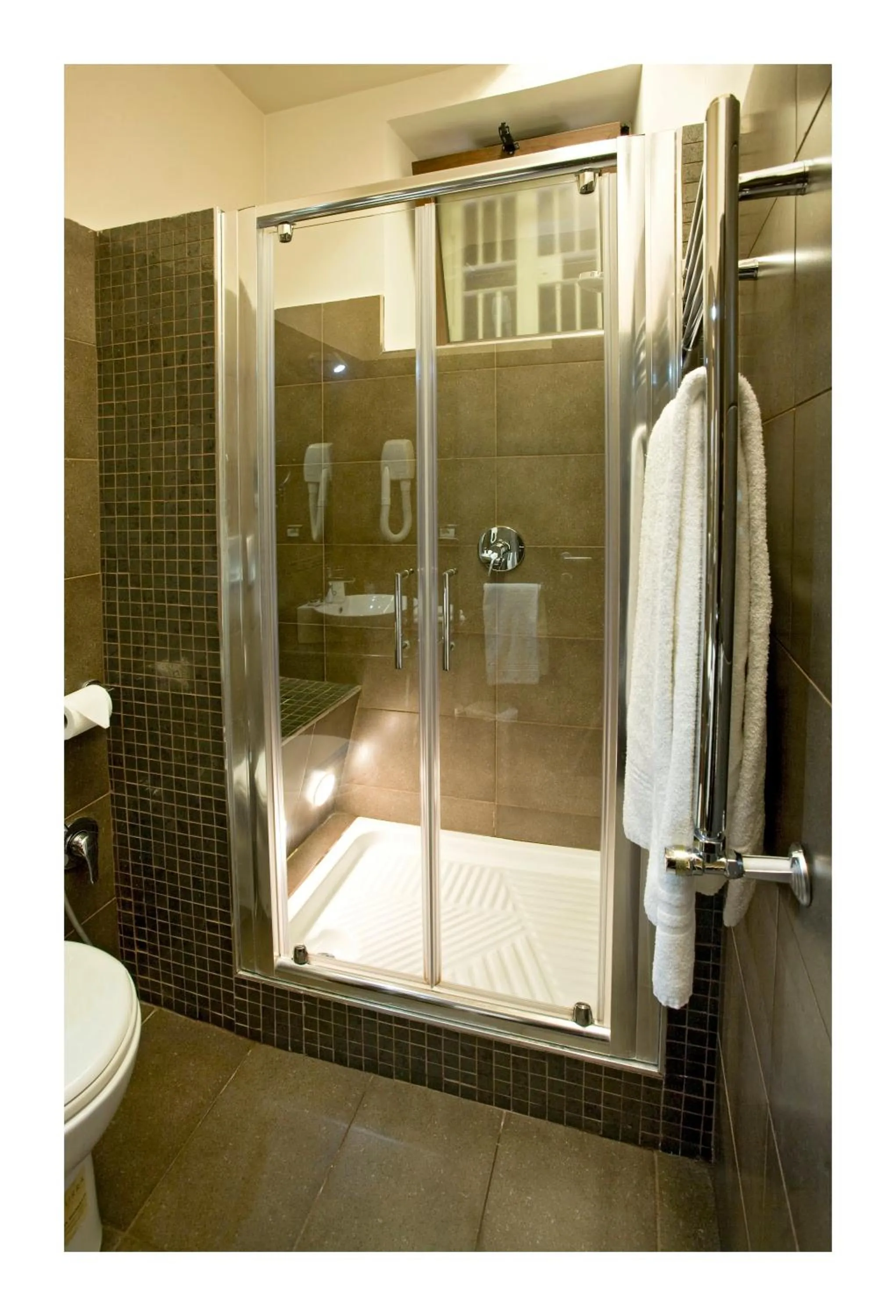 Bathroom in Basilio 55 Rome