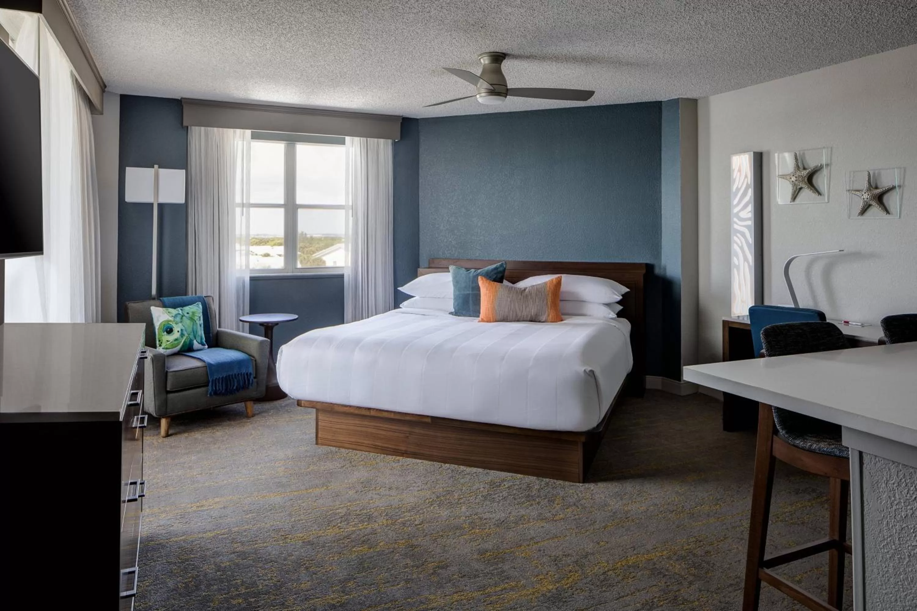 Photo of the whole room, Bed in Marriott Hutchinson Island Resort & Beach Villas, Golf & Marina