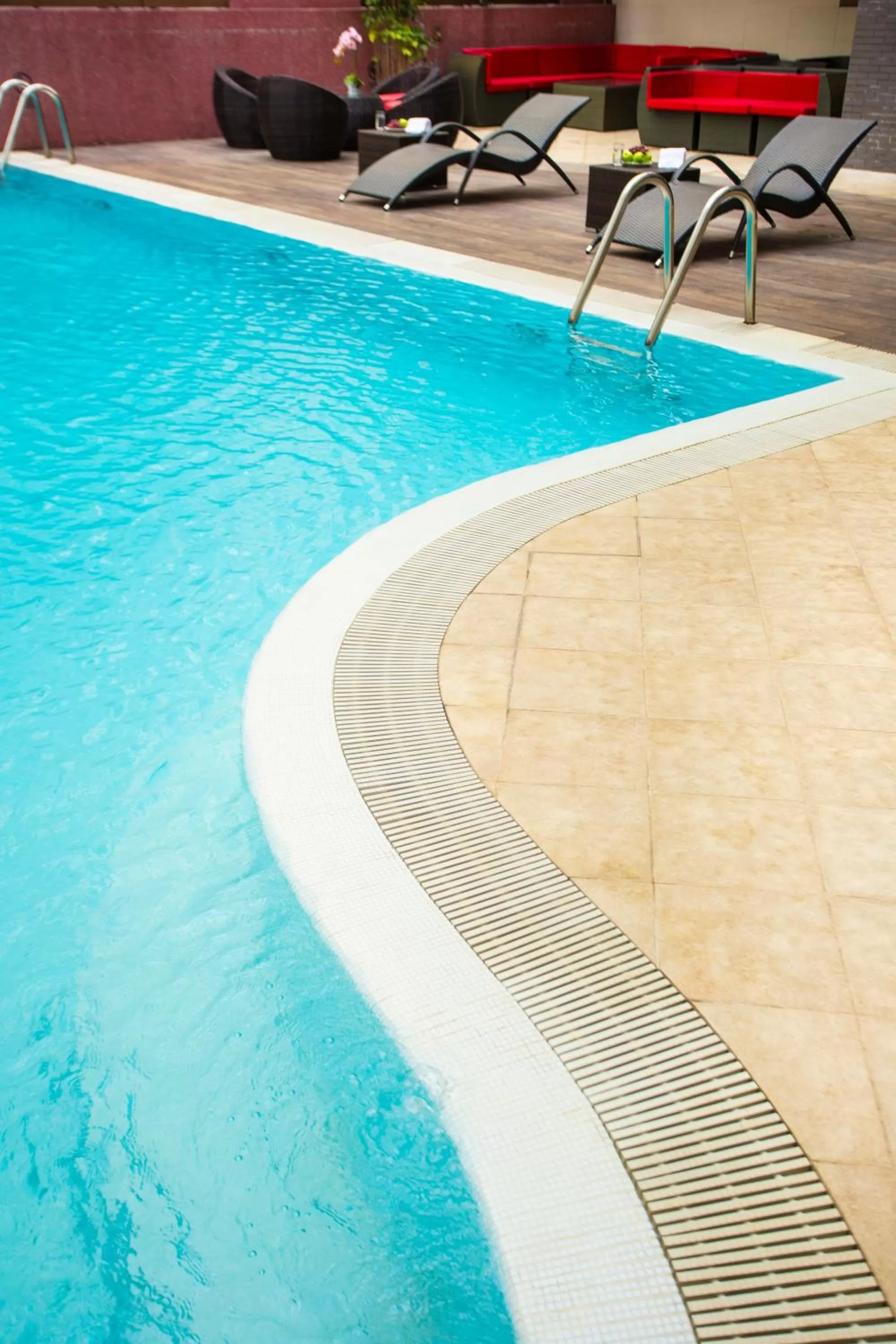 Swimming pool in Wharney Hotel