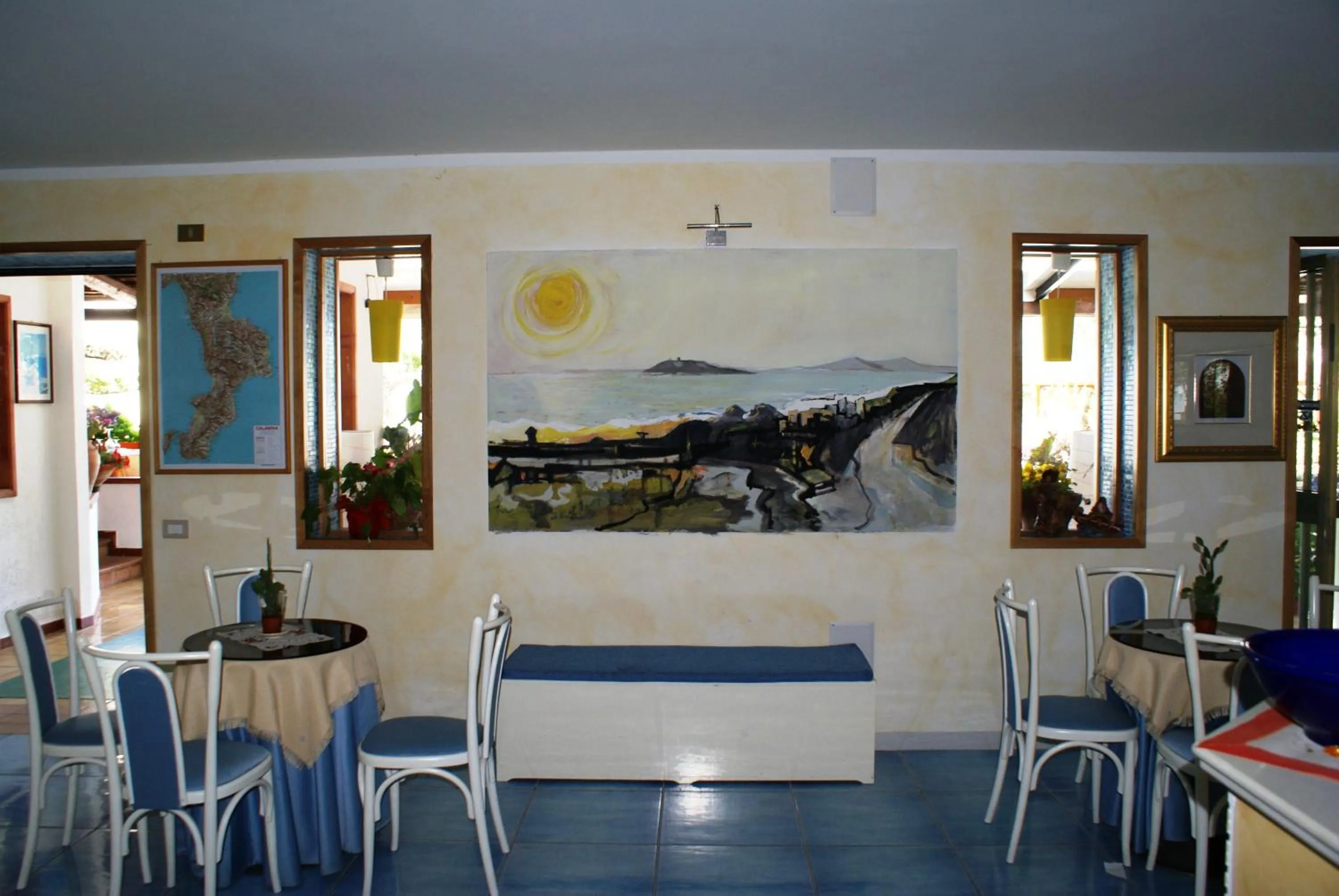 Restaurant/places to eat in Hotel Cristina