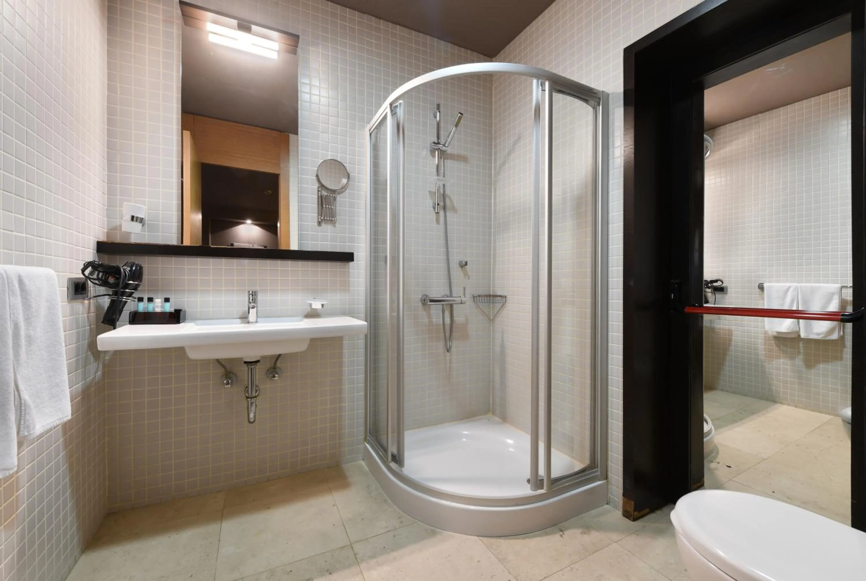 Bathroom in Ansen Hotel and Suites
