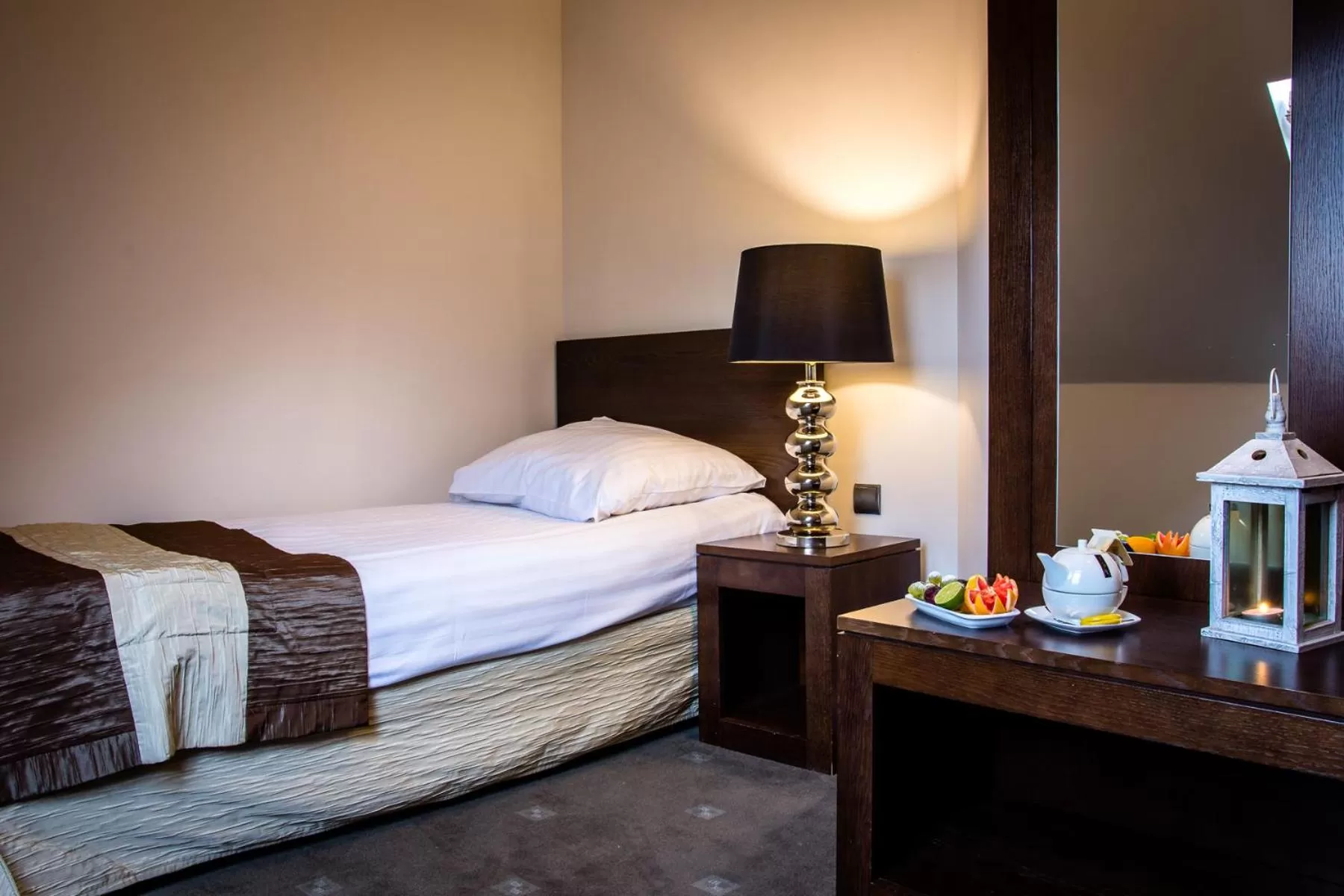 Bed in Hotel Nowy Dwór Elizy blisko Sky Bridge