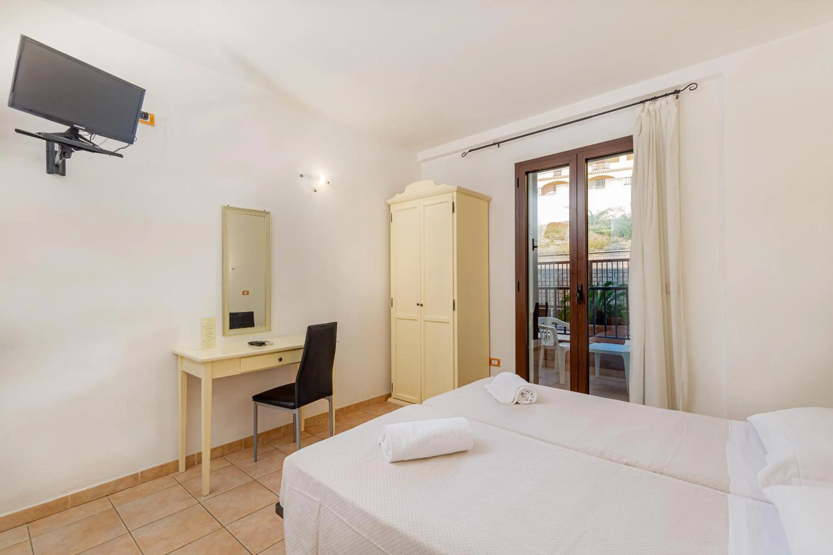 Photo of the whole room, Bed in Hotel Villa Piras