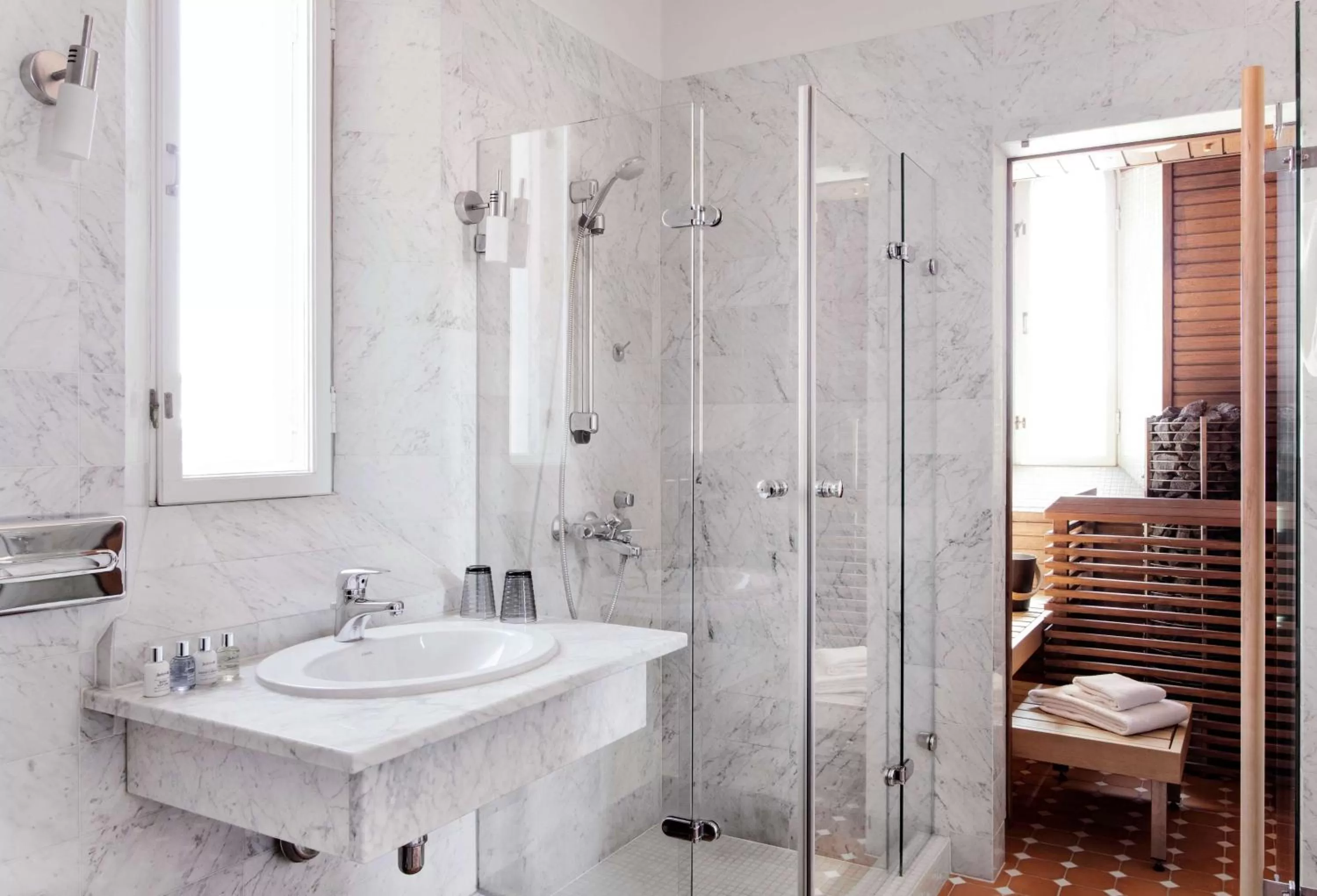 Shower in Radisson Blu Plaza Hotel, Helsinki