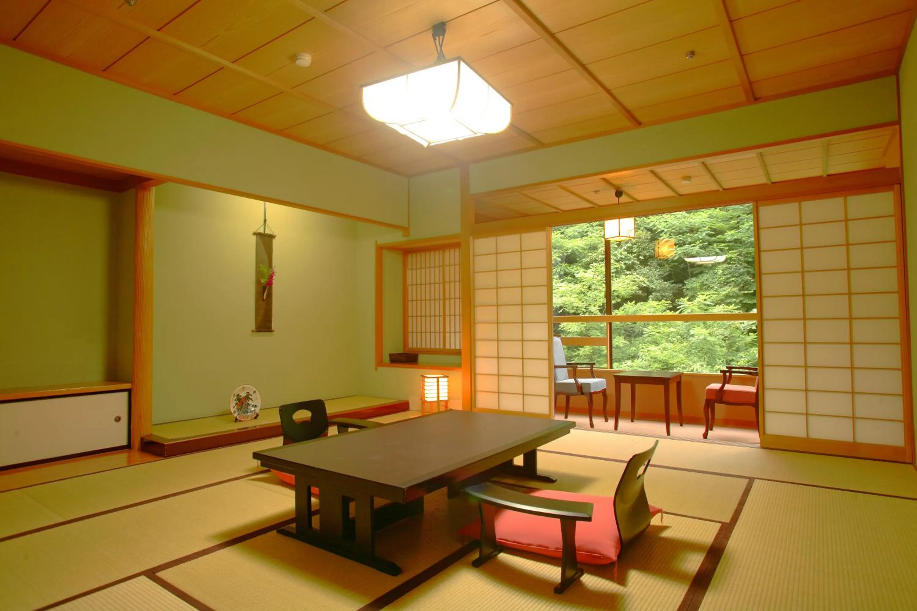 Photo of the whole room in Yamanakaonsen Ohanami Kyubei