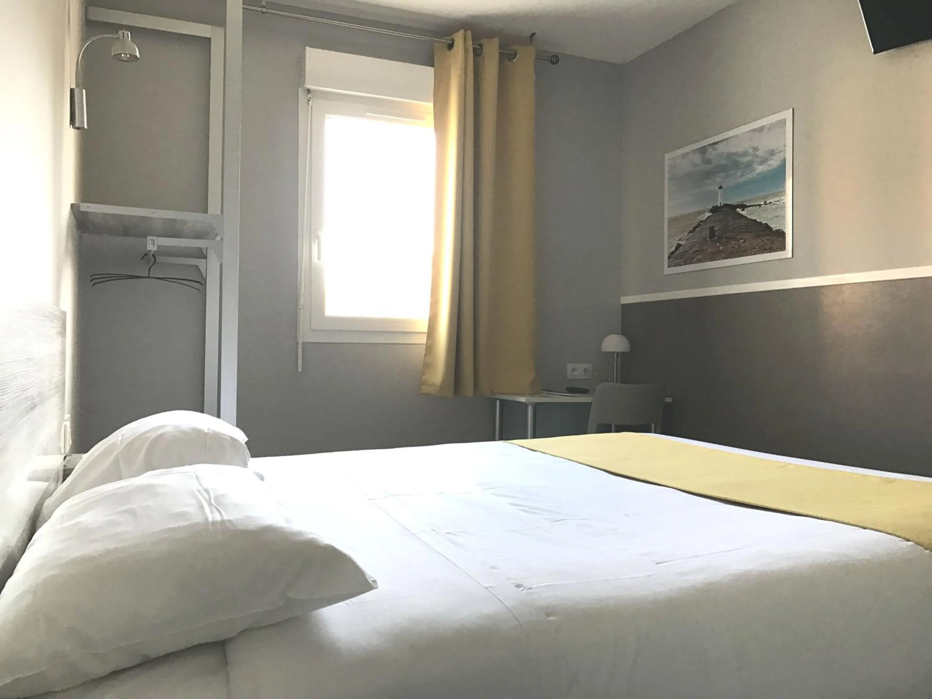 Bedroom, Bed in Hotel Grand Cap Rooftop Pool