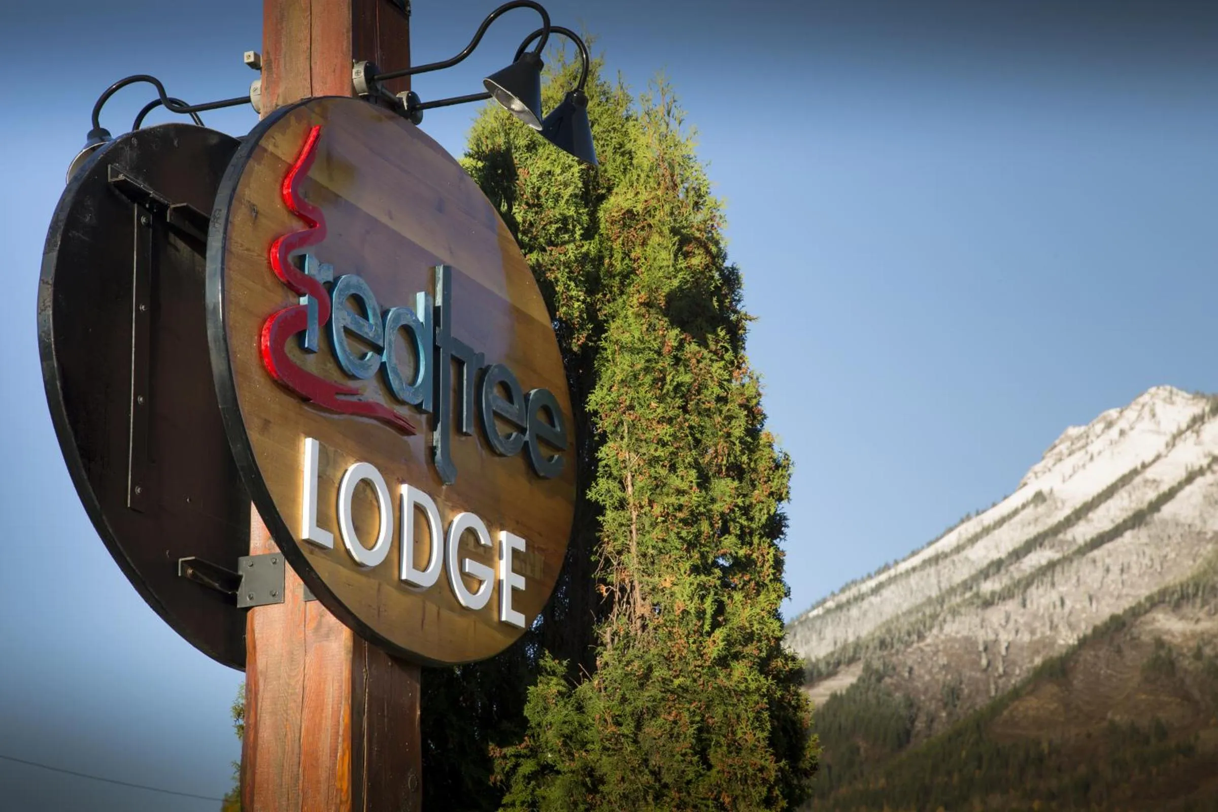 Facade/entrance in Red Tree Lodge