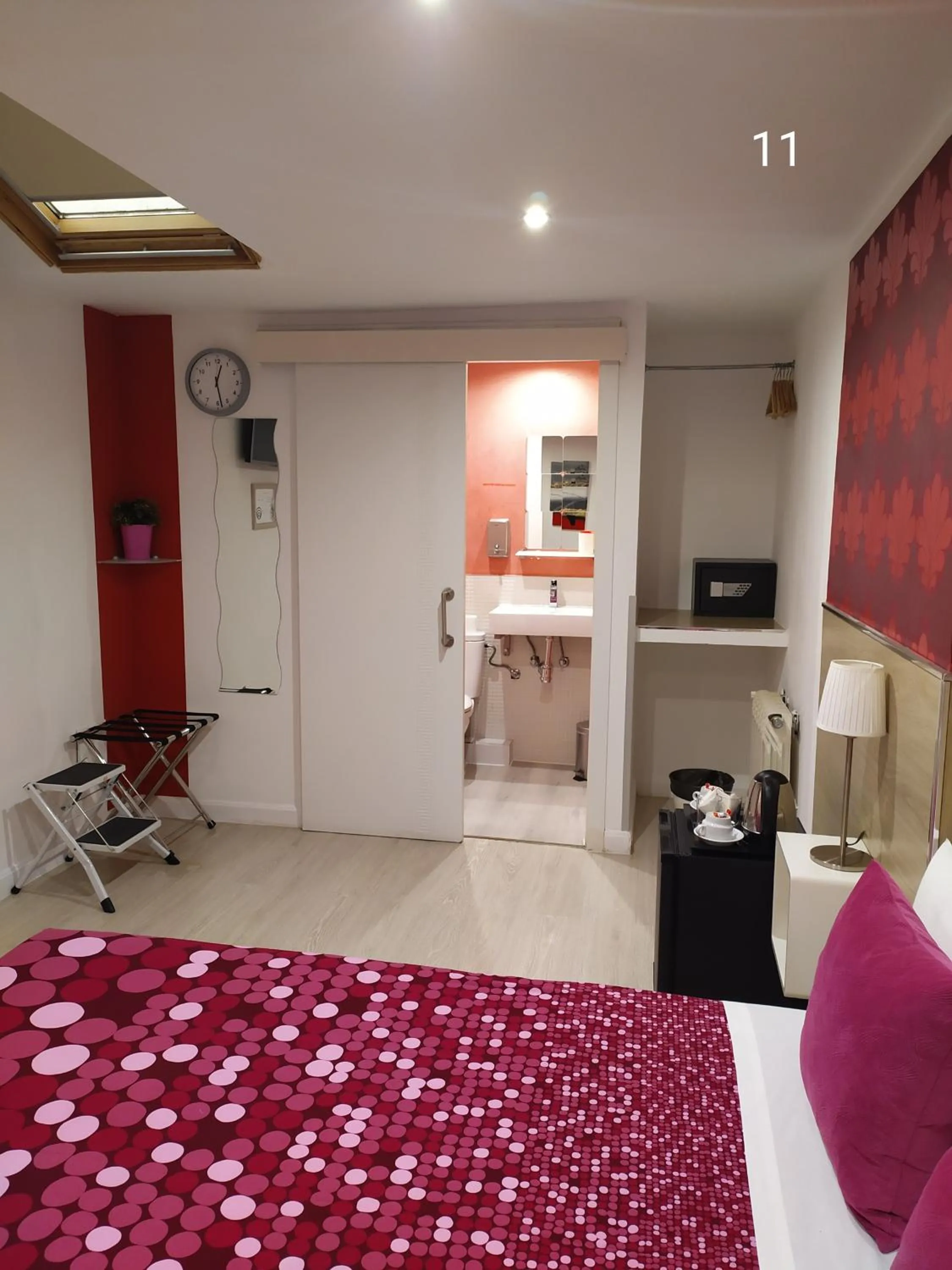 Bed in Hostal Inn Madrid