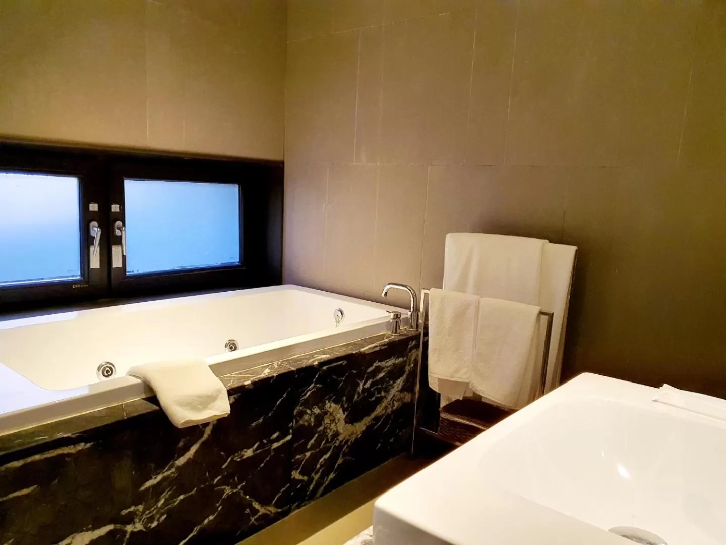 Bed in JS Boutique Hotel