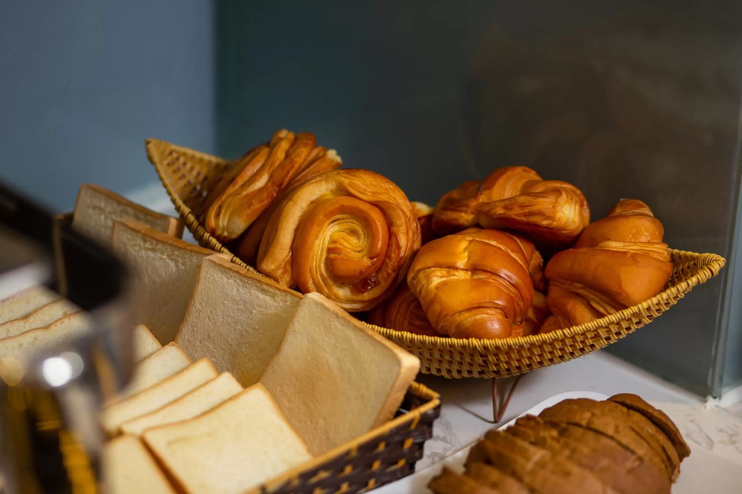 Restaurant/places to eat in 22land Residence Hotel 71 Hang Bong Premium