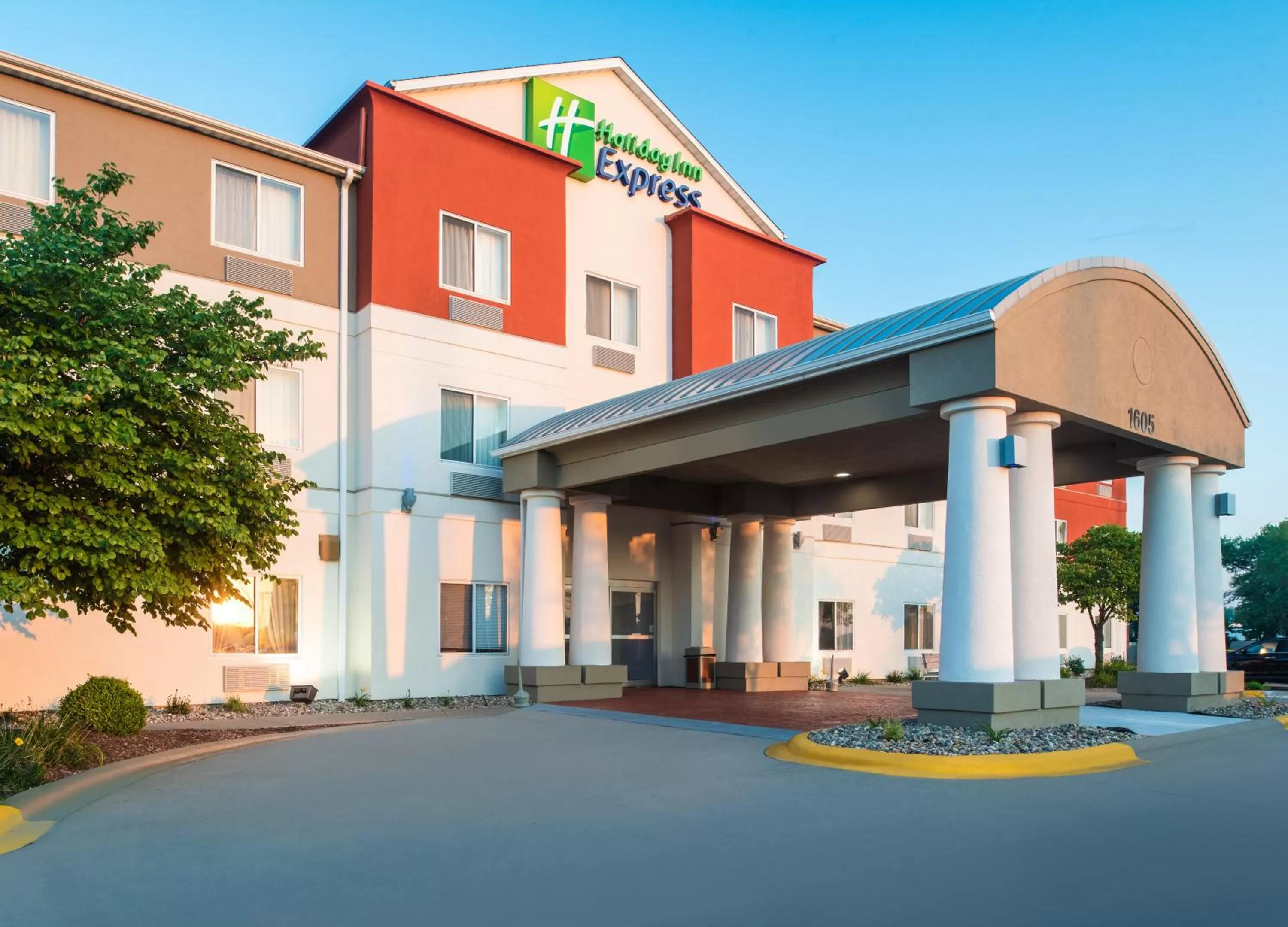 Property building in Holiday Inn Express Hotel & Suites Burlington by IHG