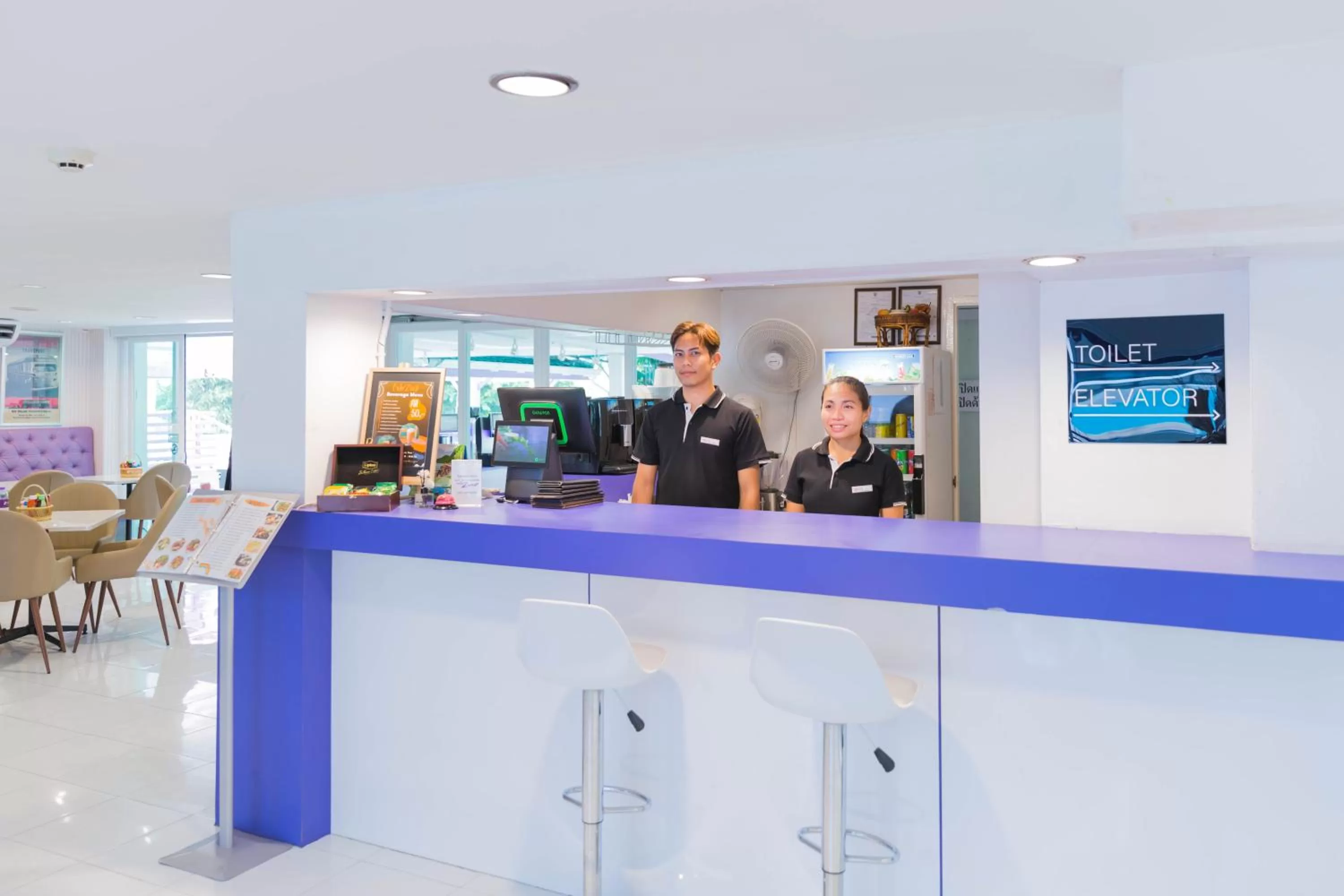 Restaurant/places to eat in Hotel Zing