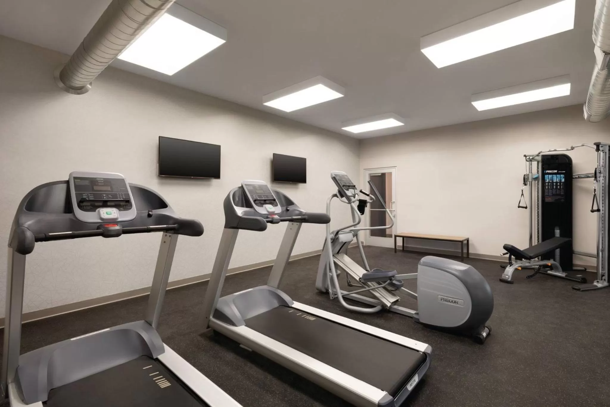 Fitness centre/facilities in Country Inn & Suites by Radisson, Ft Atkinson, WI