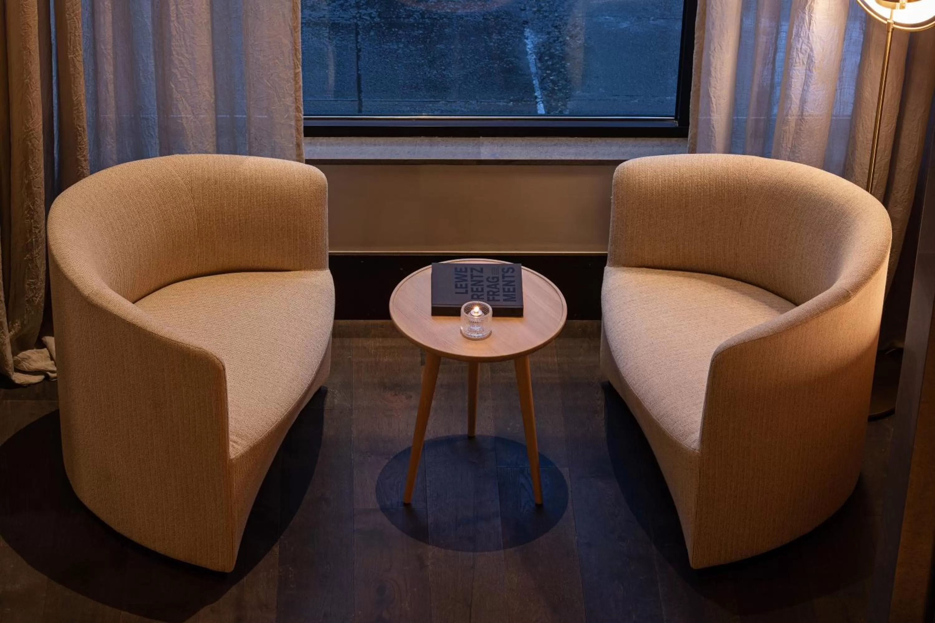 Seating area in Ändra Hotel Seattle - MGallery Collection