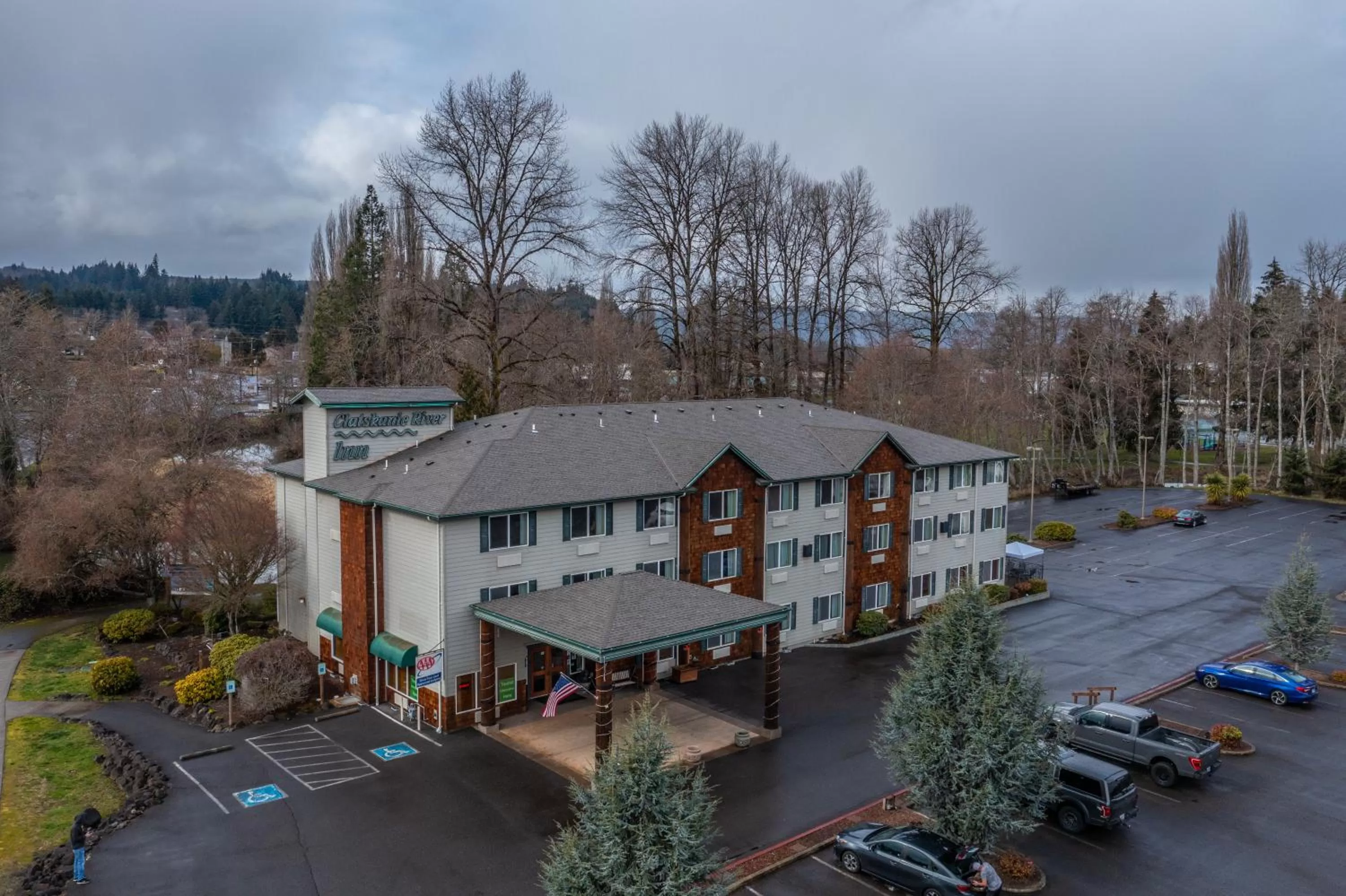Property building in Clatskanie River Inn