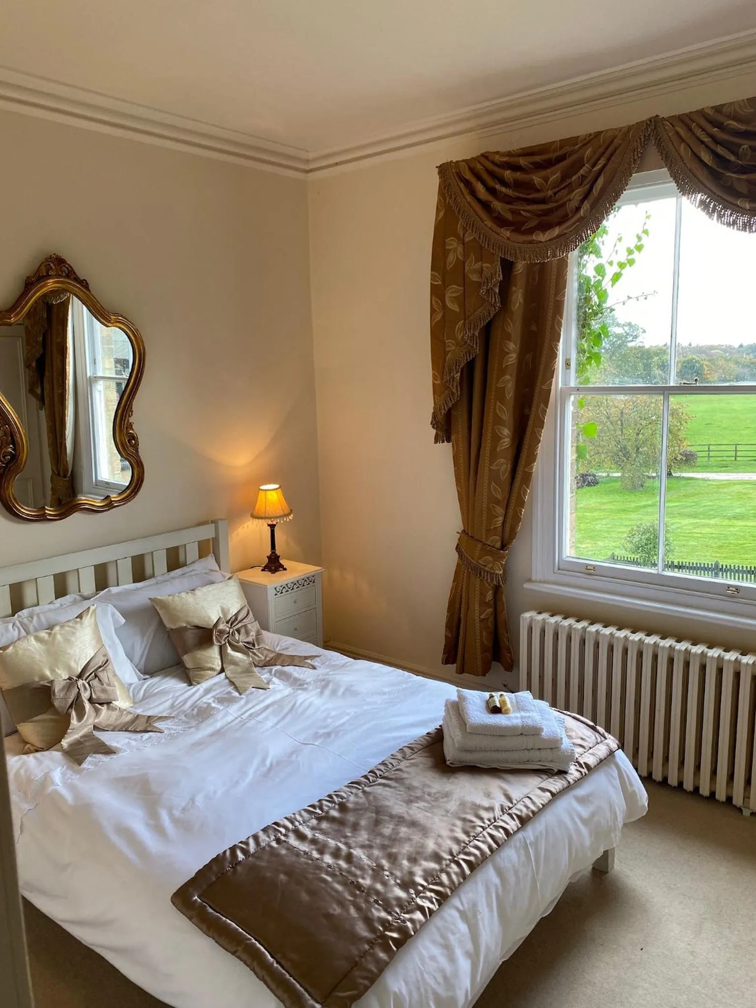Standard Double Room with Shared Bathroom in Lodge Farm Bed & Breakfast