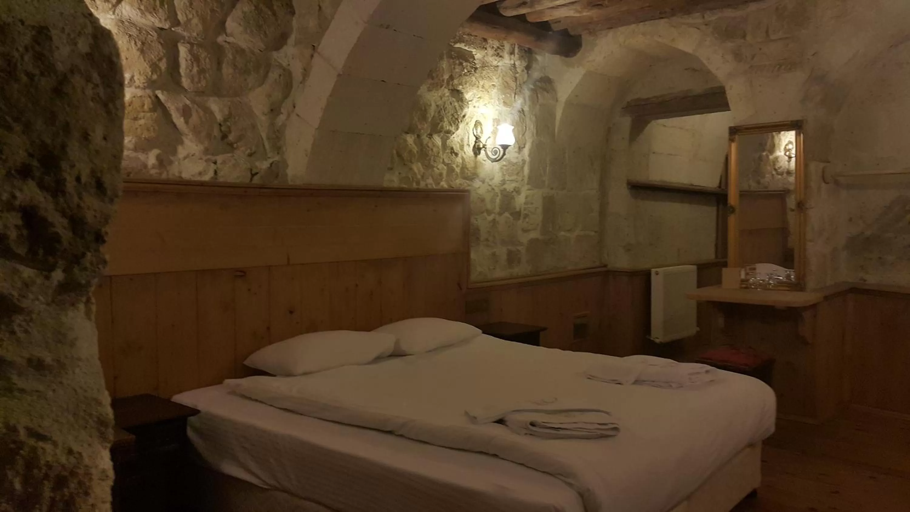 Bed in Has Cave Konak