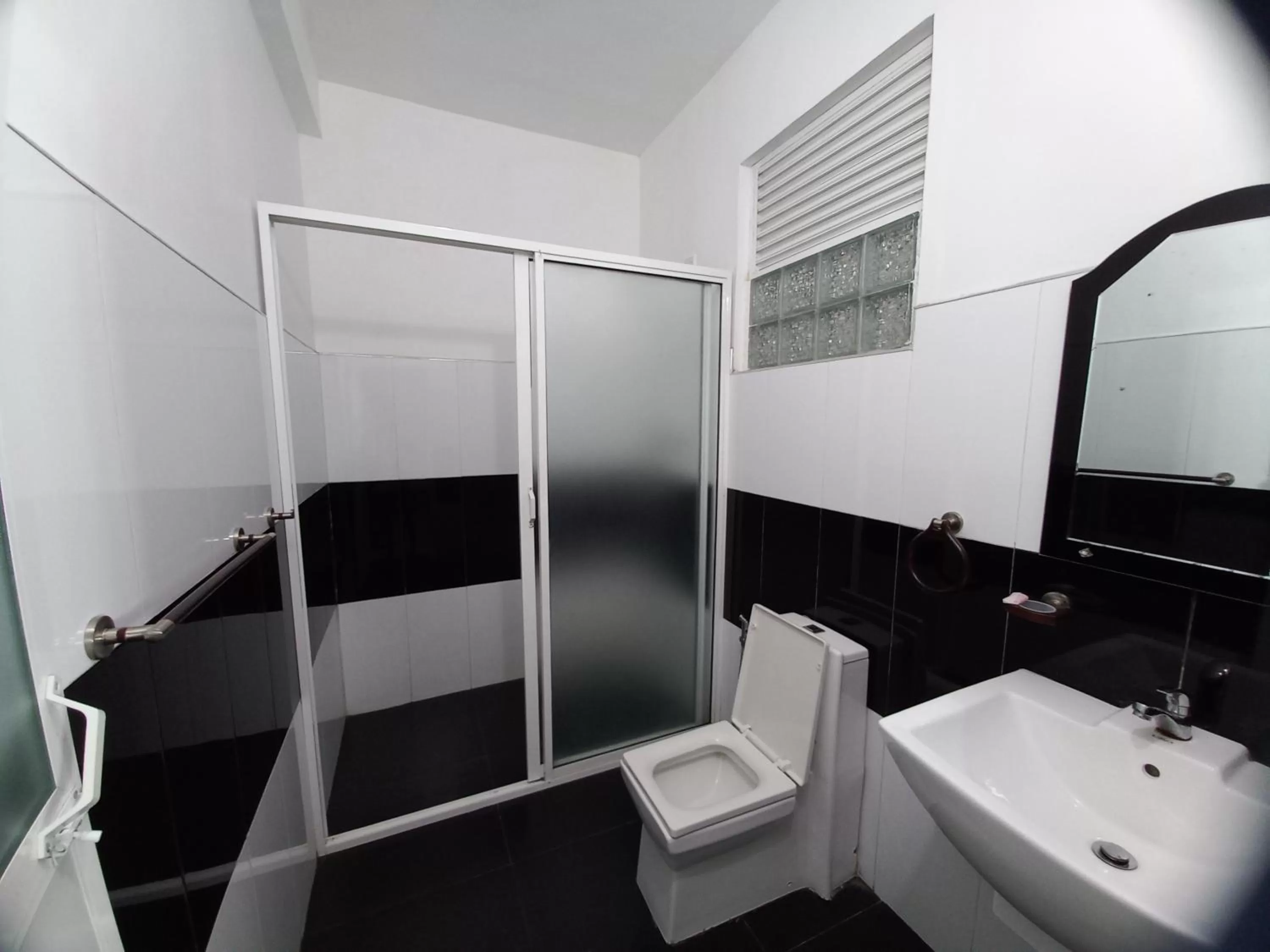 Kandy Riverside Villa