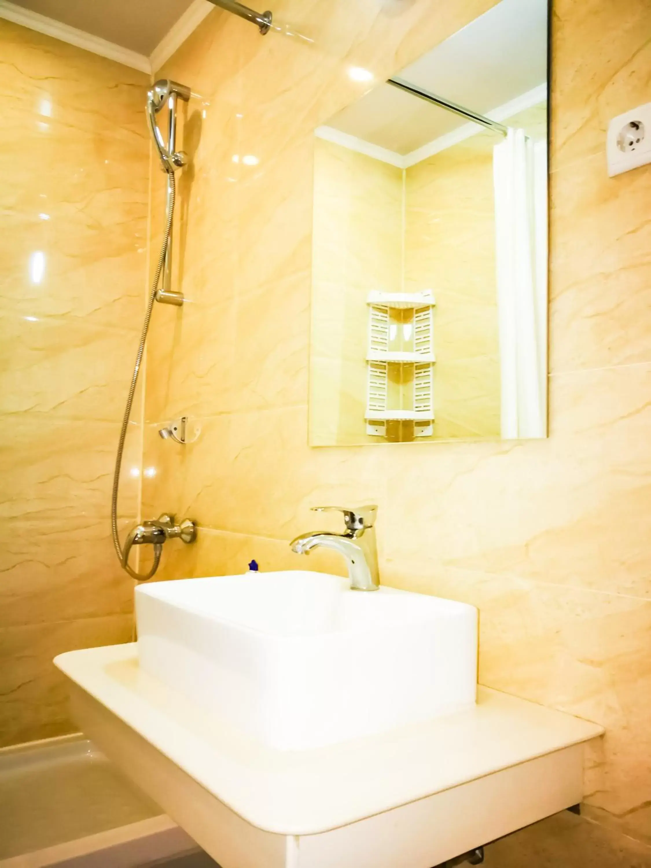 Standard Single Room - single occupancy in Salut Hotel Standard Single Room - single occupancy in Salut Hotel