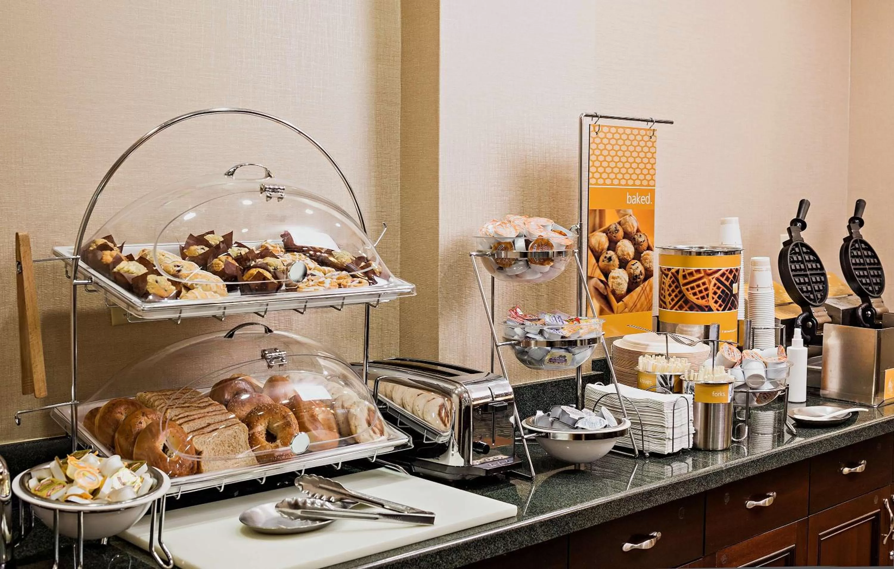 Dining area in Hampton Inn Littleton