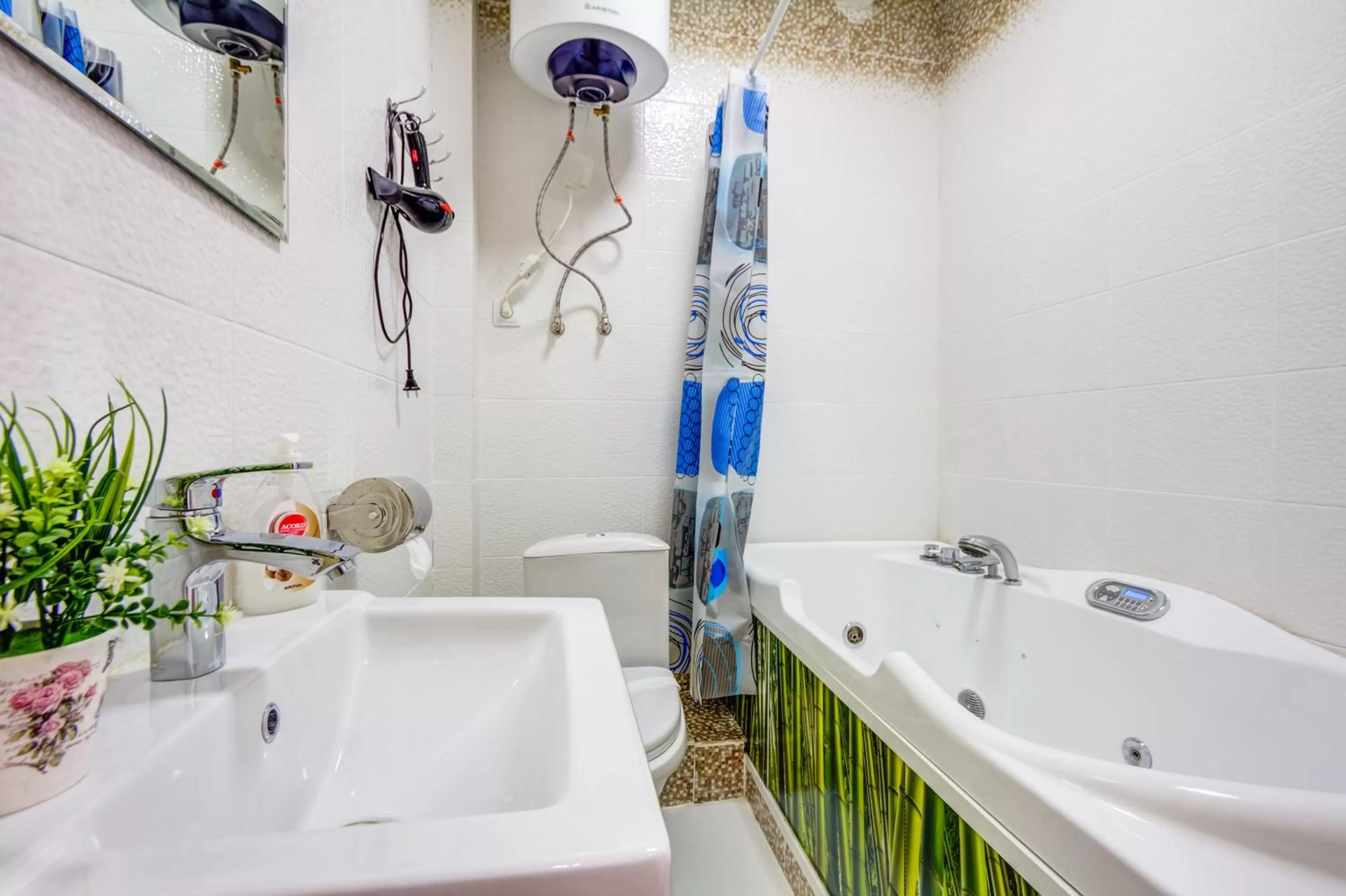 Bathroom in WHITE HOTEL & HOSTEL