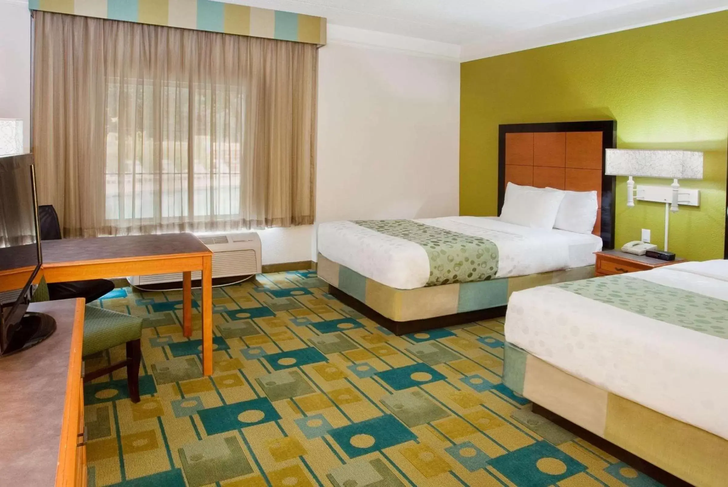 Deluxe Double Room with Two Double Beds in La Quinta by Wyndham Greenville Haywood Deluxe Double Room with Two Double Beds in La Quinta by Wyndham Greenville Haywood