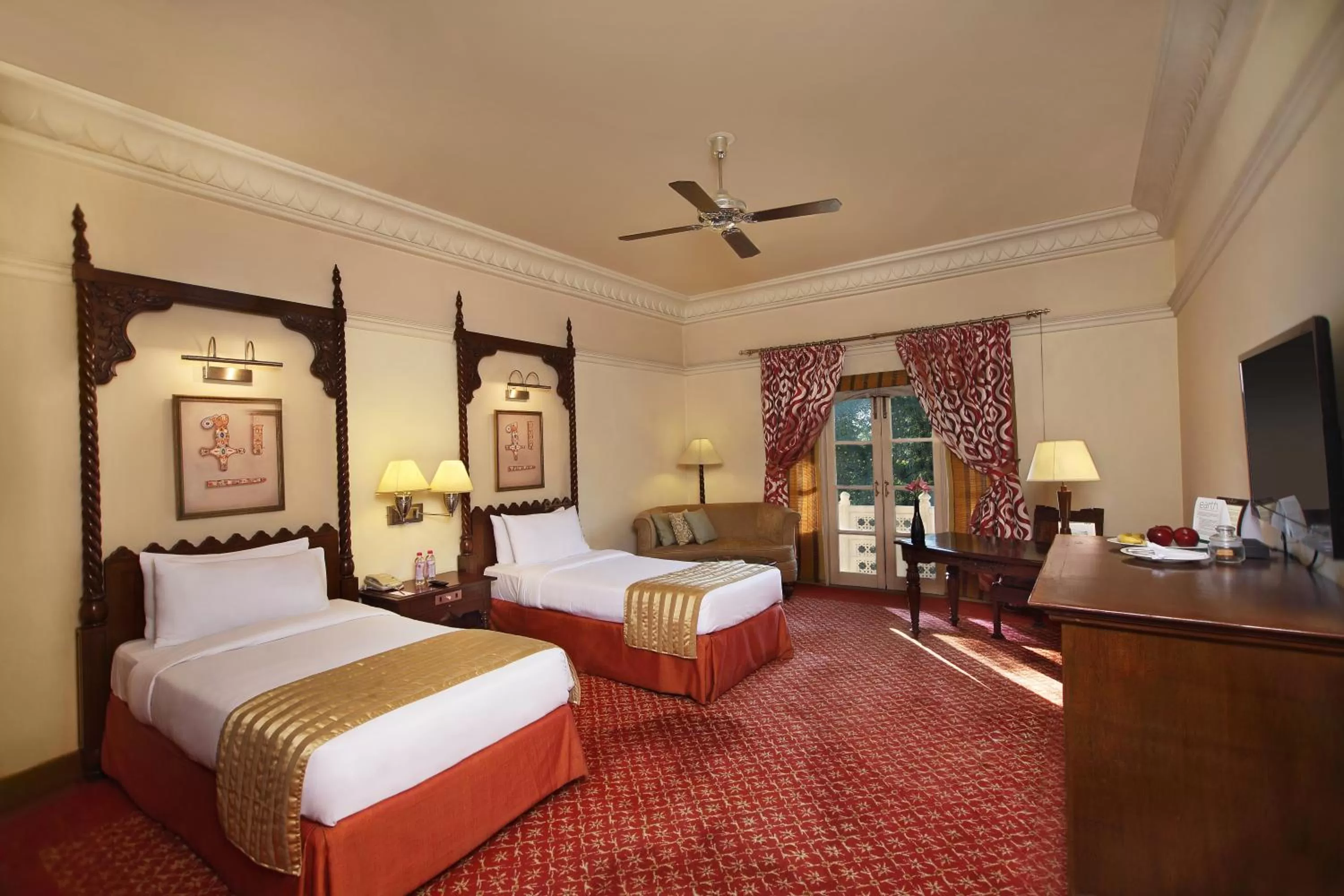 Bed in Taj Hari Mahal Jodhpur