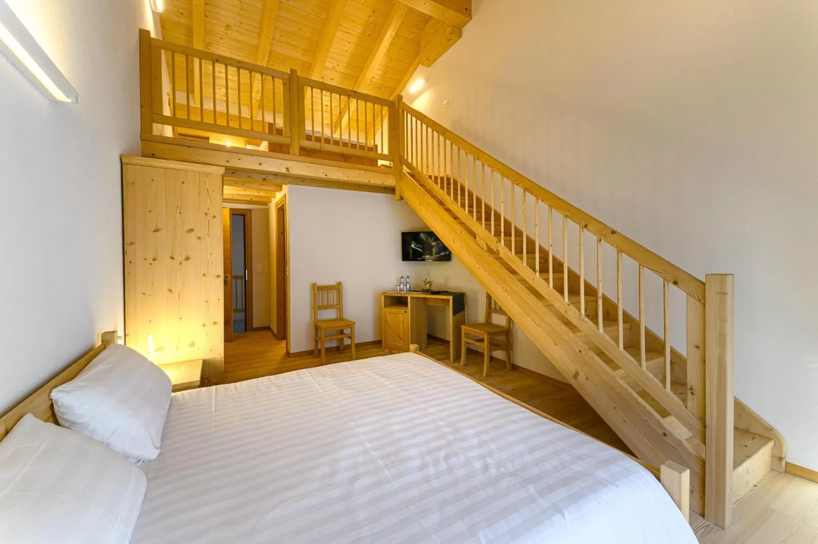 Bedroom, Bed in Hotel Centrale, Typically Swiss