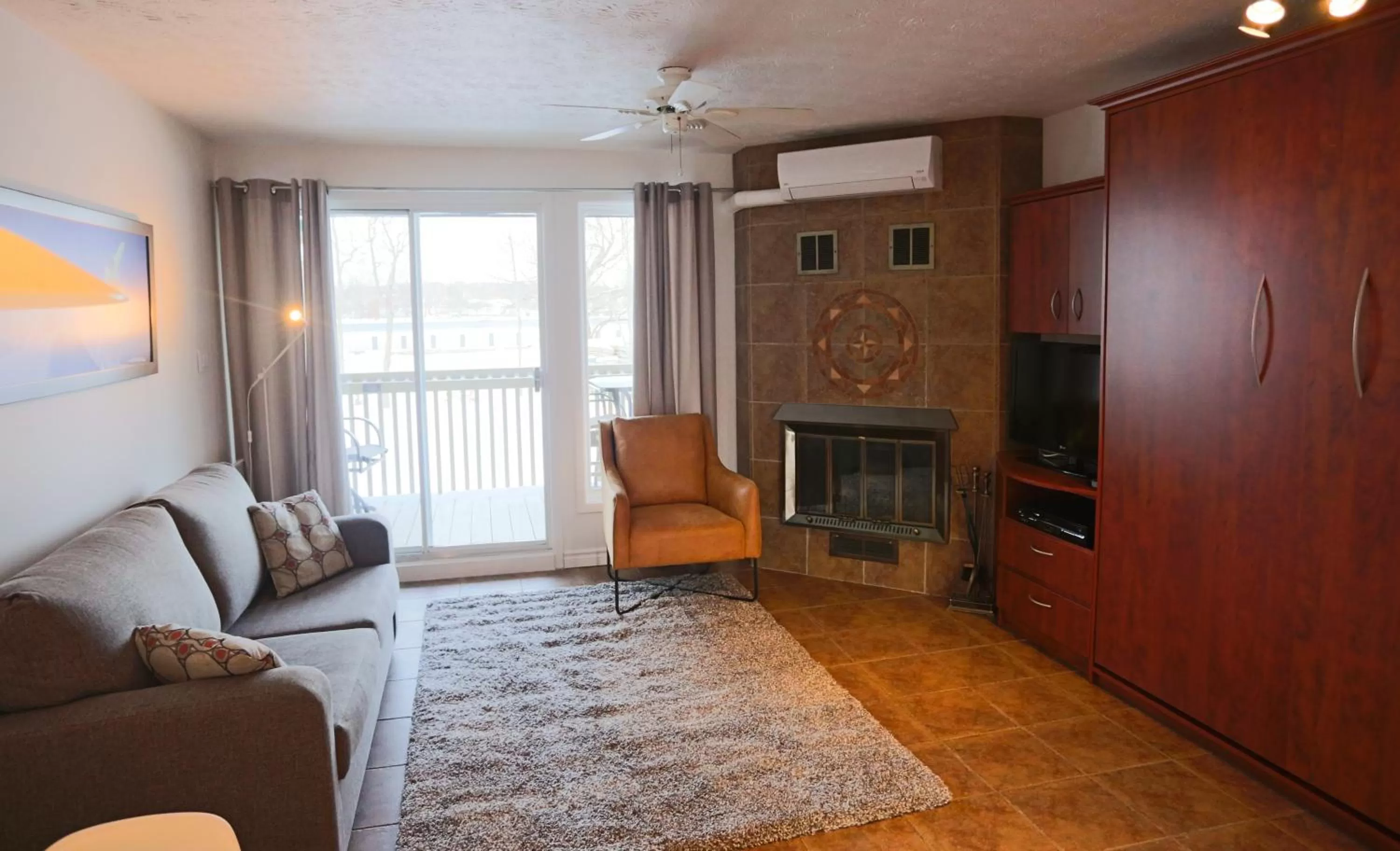 TV and multimedia in Magog Waterfront Condo