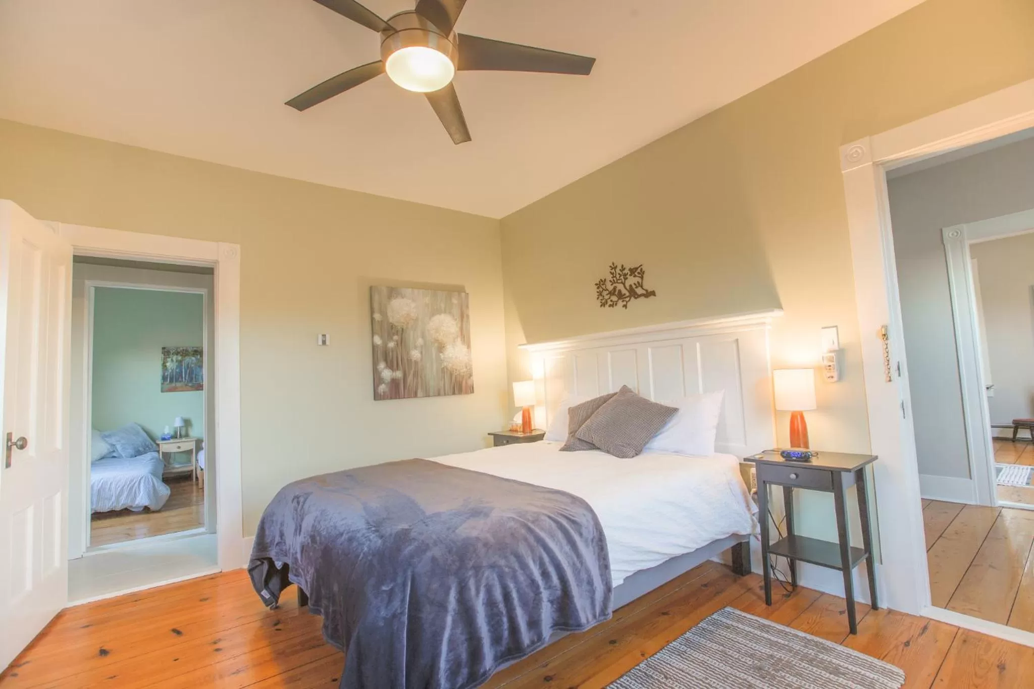 Bedroom, Bed in River Ridge Lodge