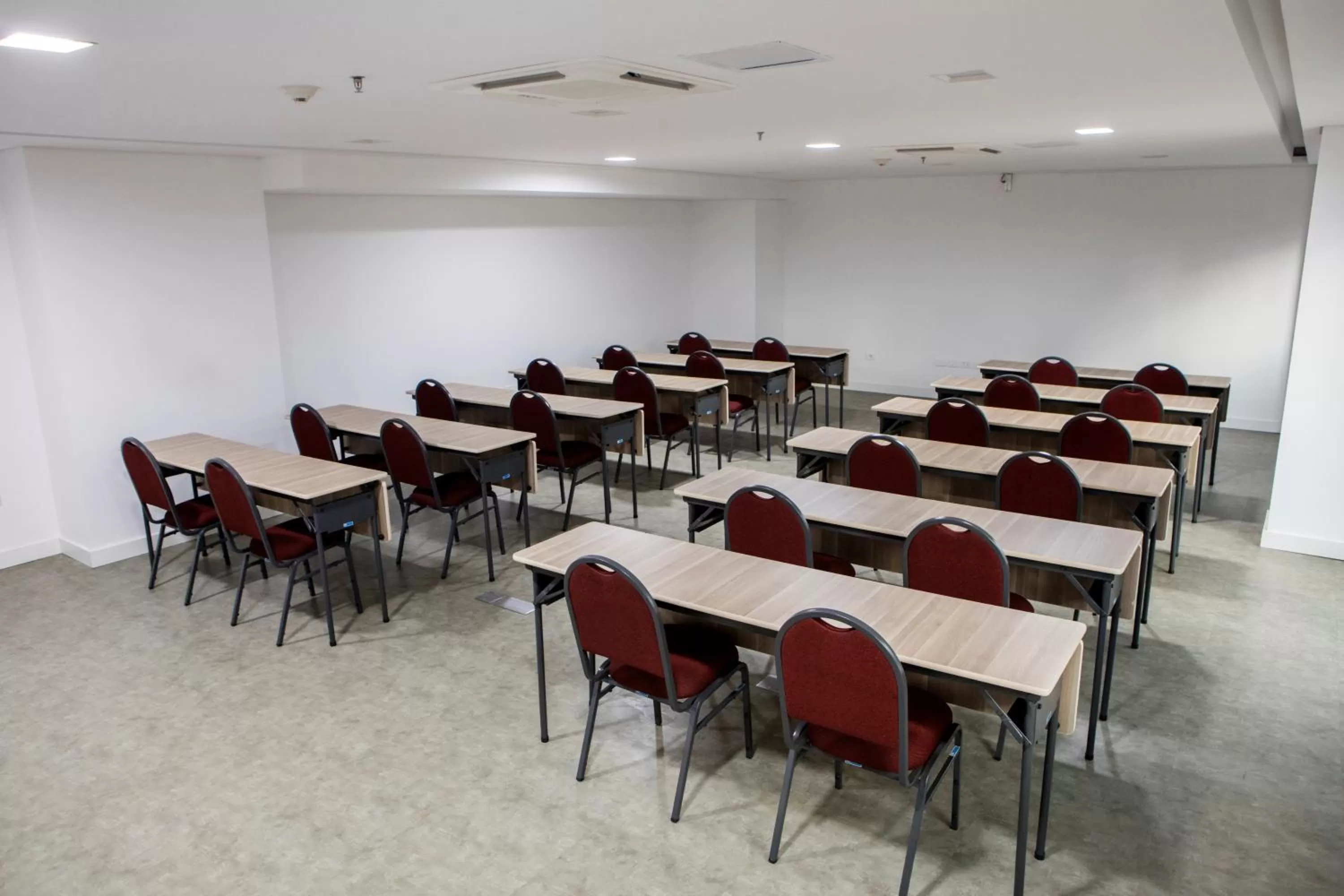 Meeting/conference room in Rio Hotel by Bourbon Ciudad Del Este