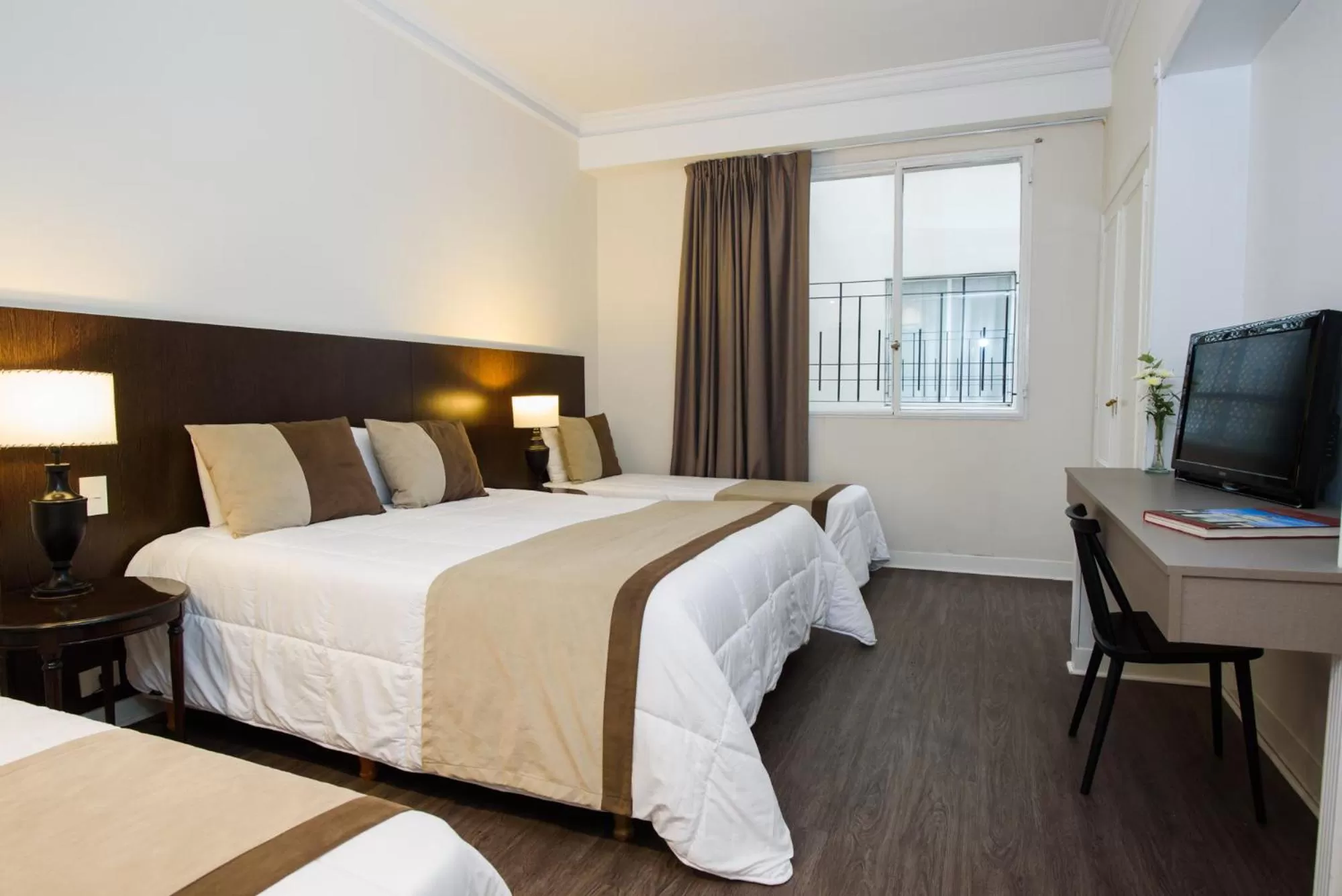 Bedroom, Bed in 1253 Recoleta Small Hotel