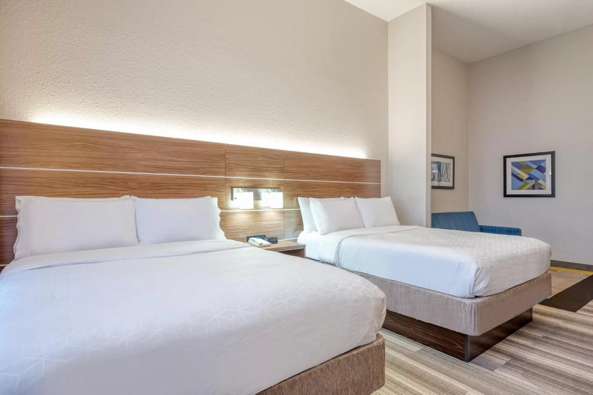 Photo of the whole room, Bed in Holiday Inn Express & Suites Vandalia by IHG