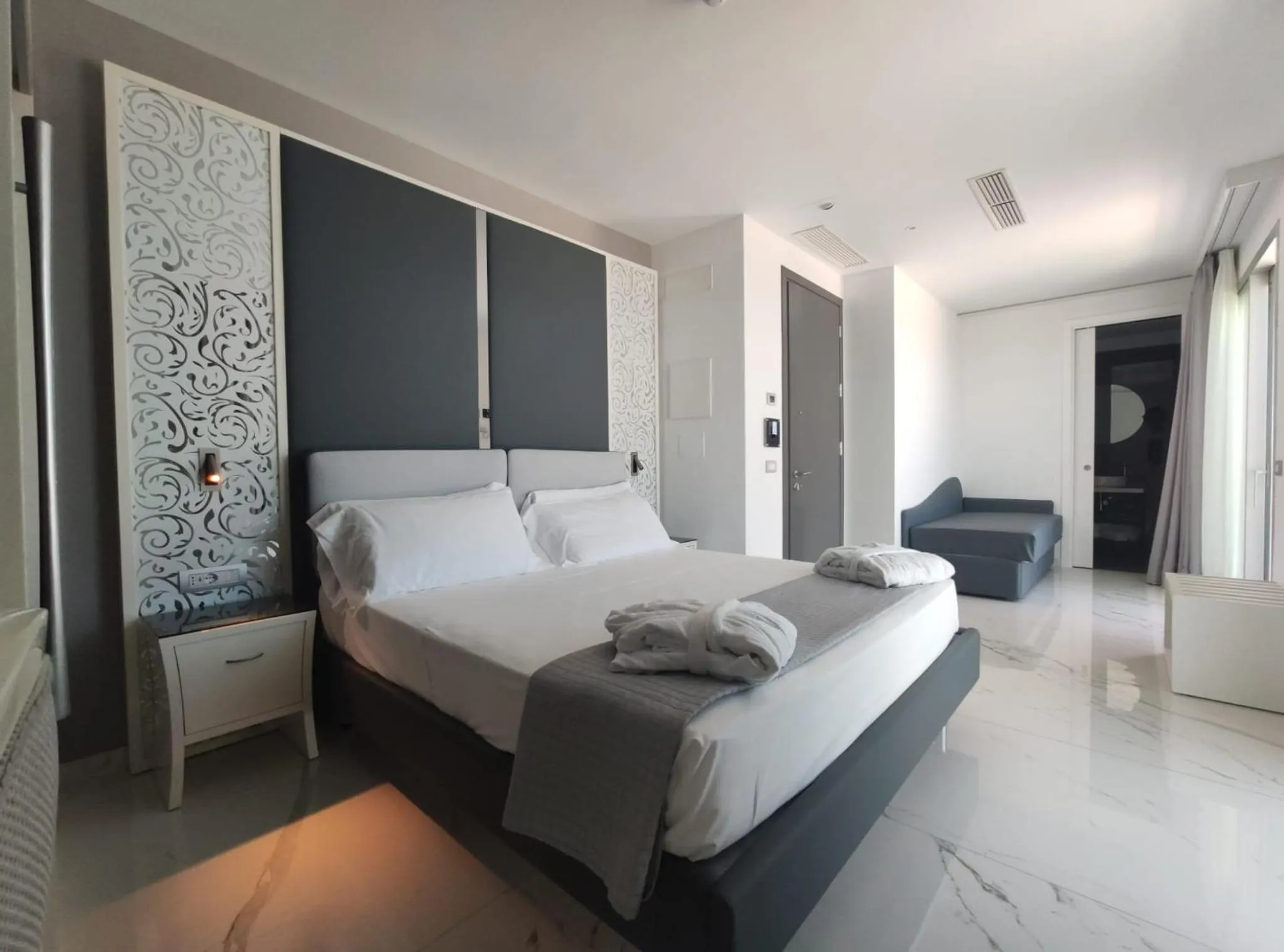 Bed in Hotel Due Mari & SPA