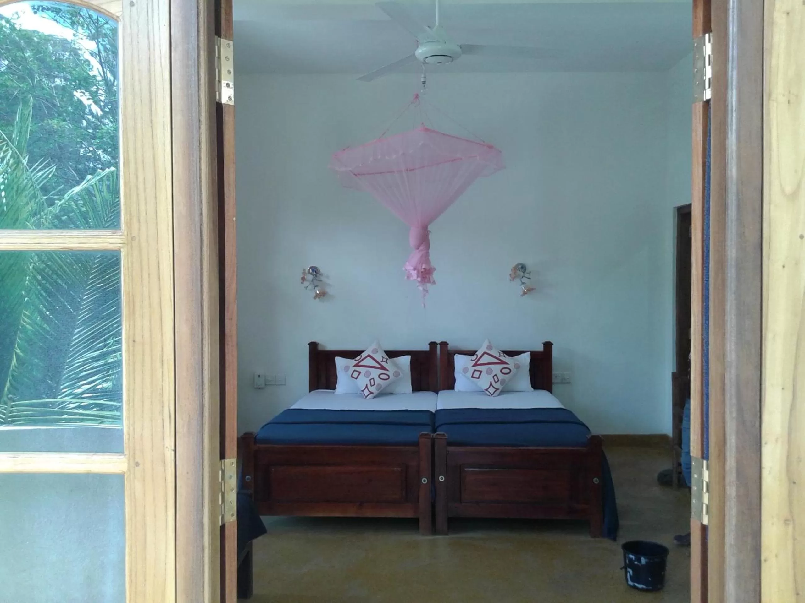 Photo of the whole room, Bed in The Blue View Ella