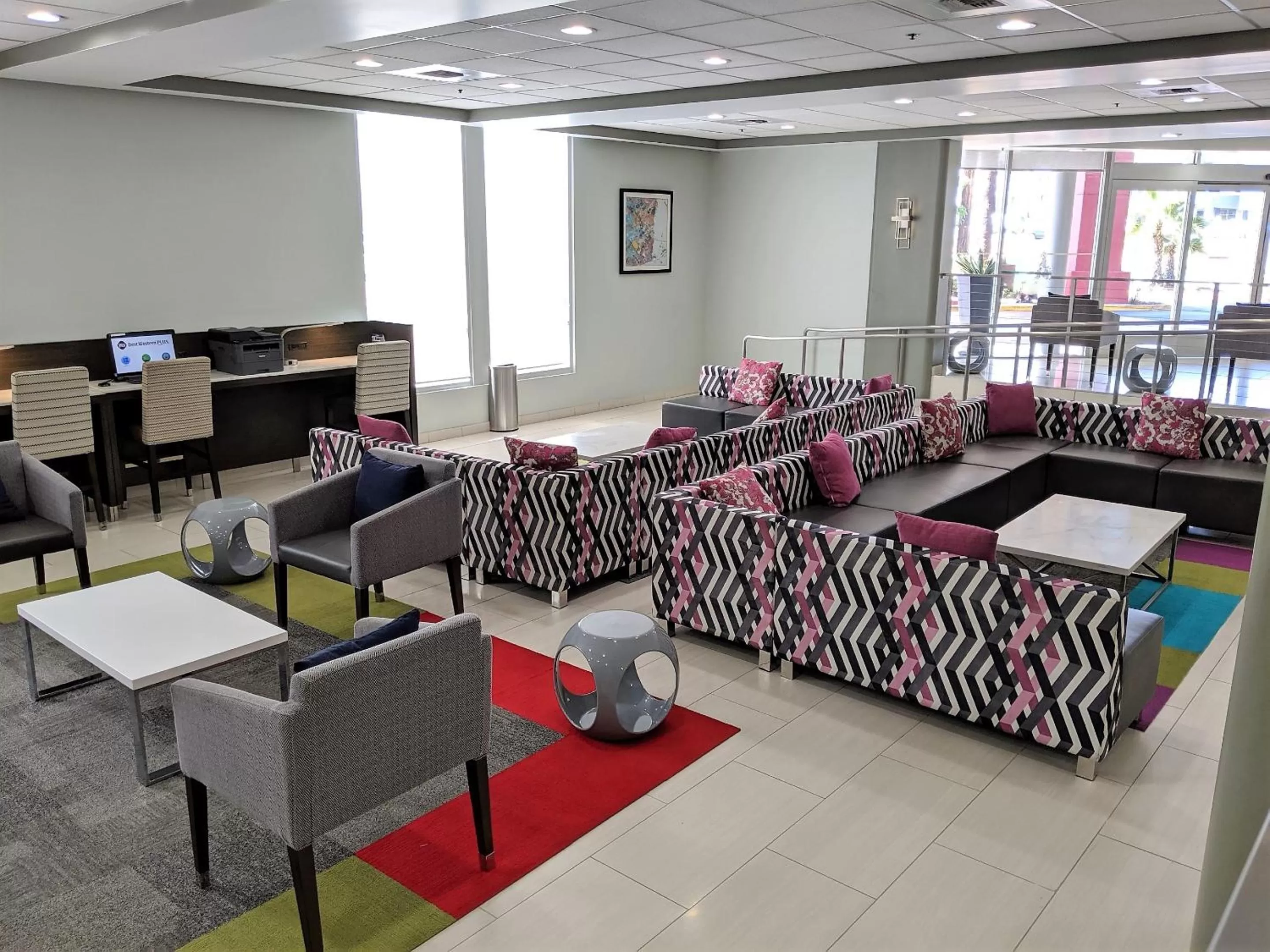 Lobby or reception in Best Western Plus Commerce Hotel