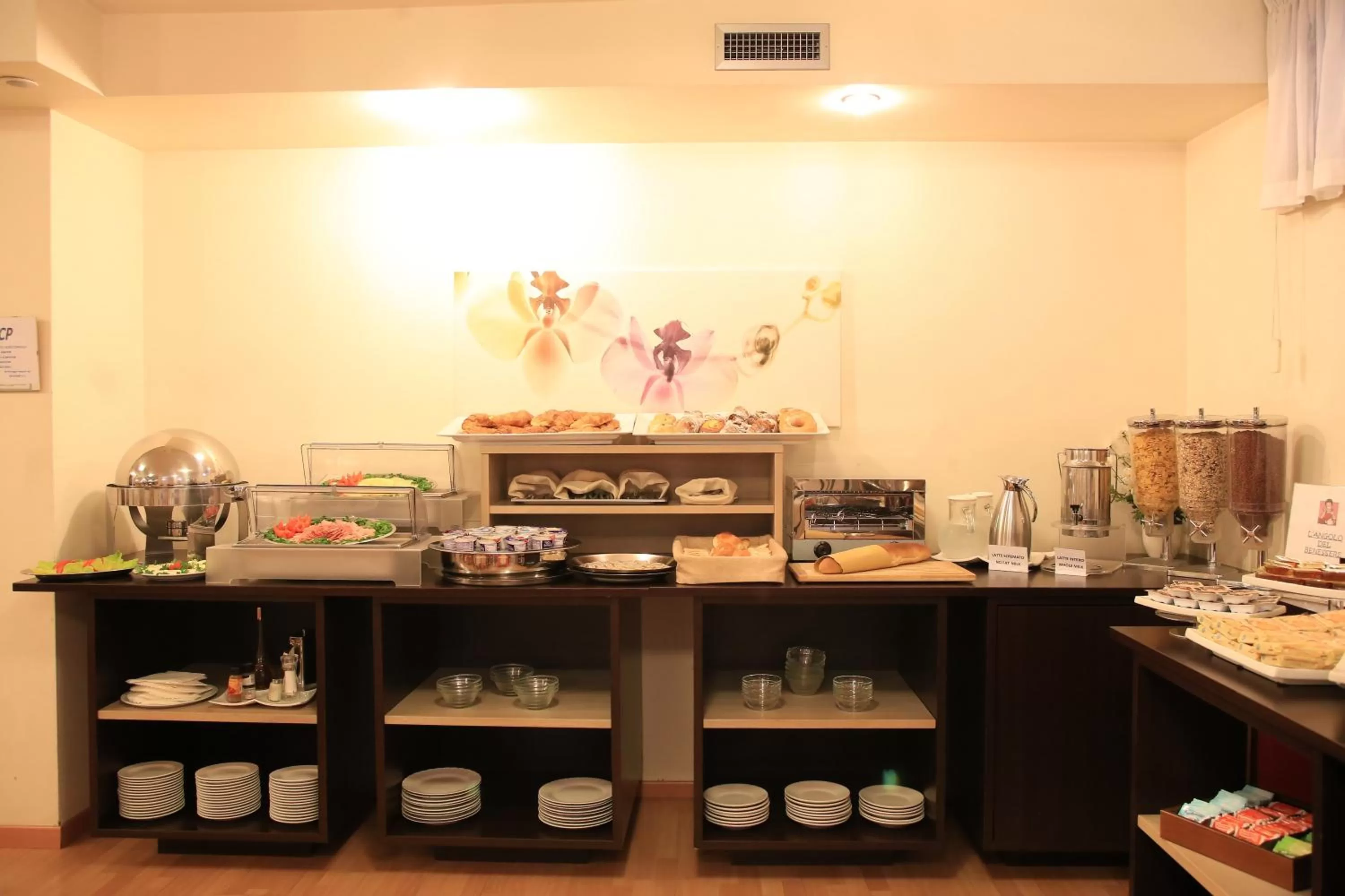 Restaurant/places to eat in Hotel Sisto V