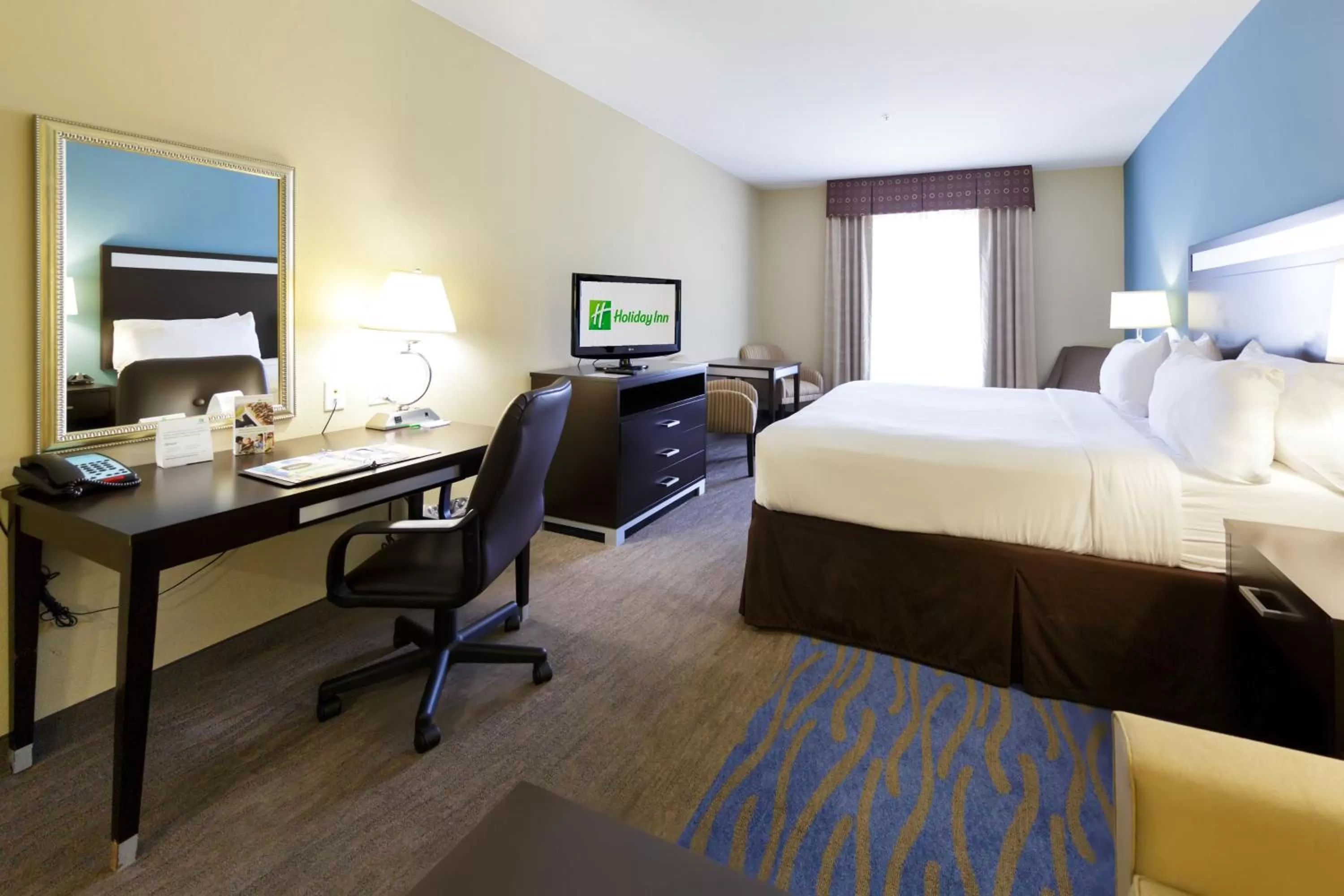 Photo of the whole room, Bed in Holiday Inn Houston-Webster by IHG