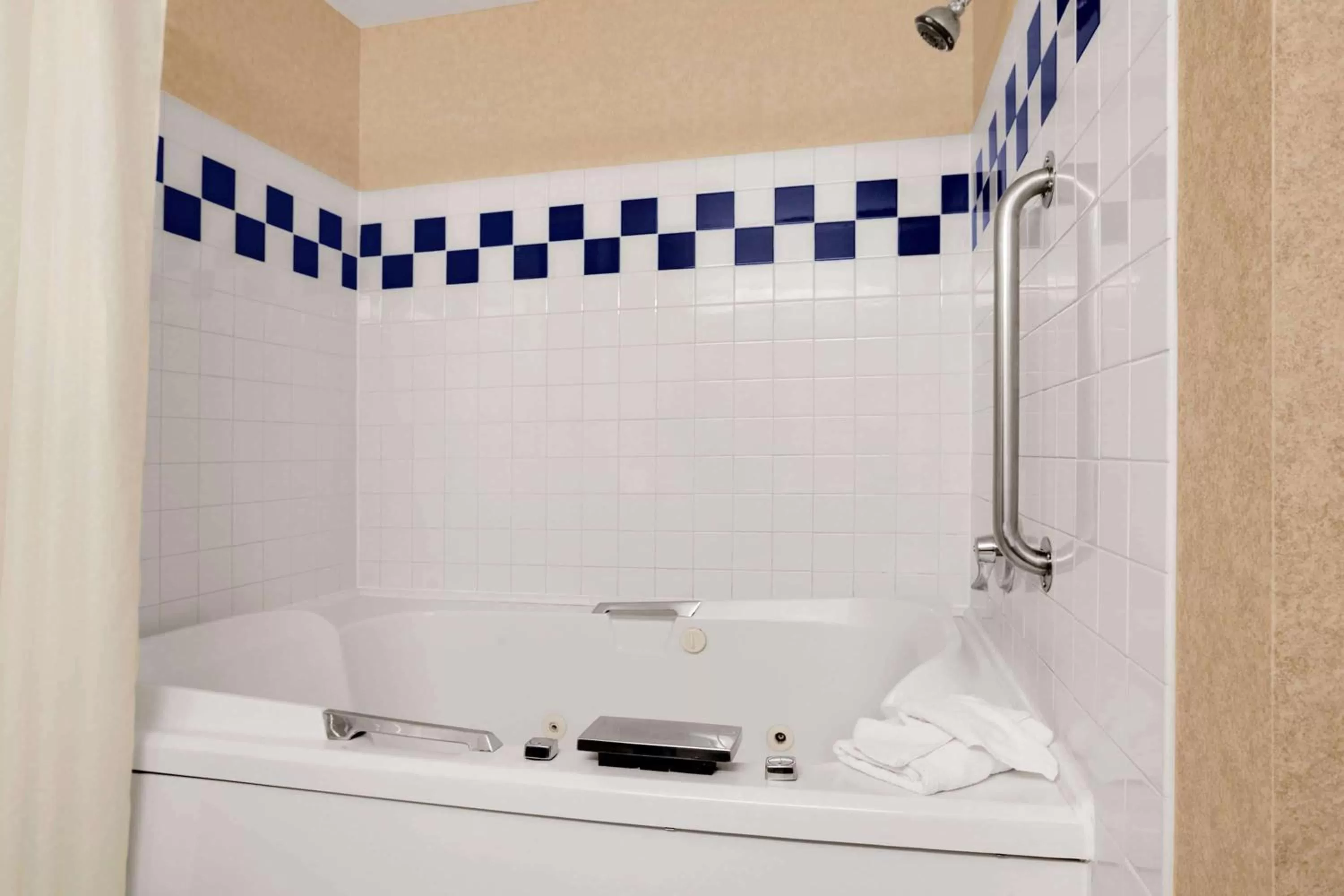 Bathroom in Baymont by Wyndham Golden/Red Rocks