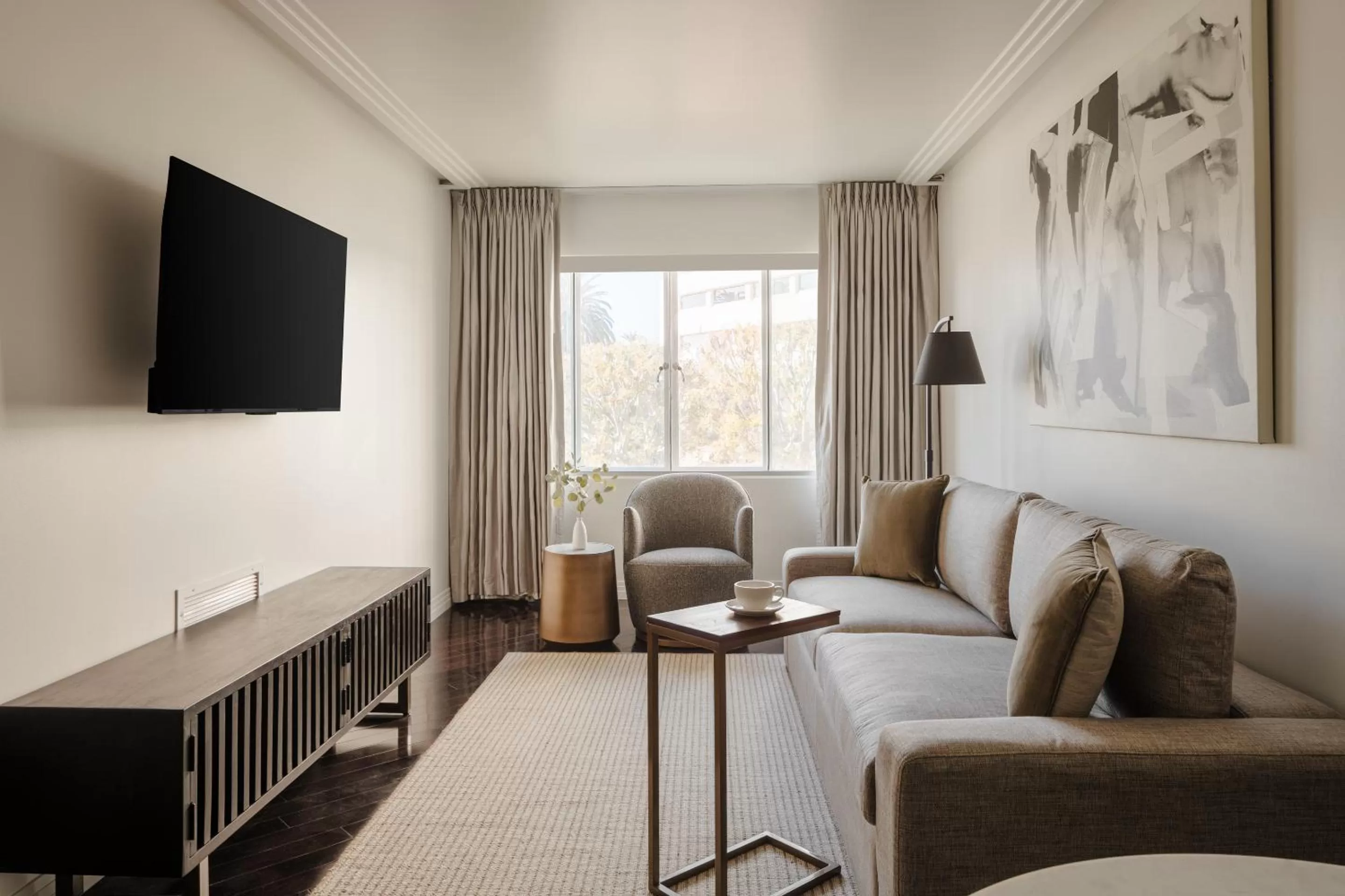 Deluxe King Suite in Sonder The Beacon