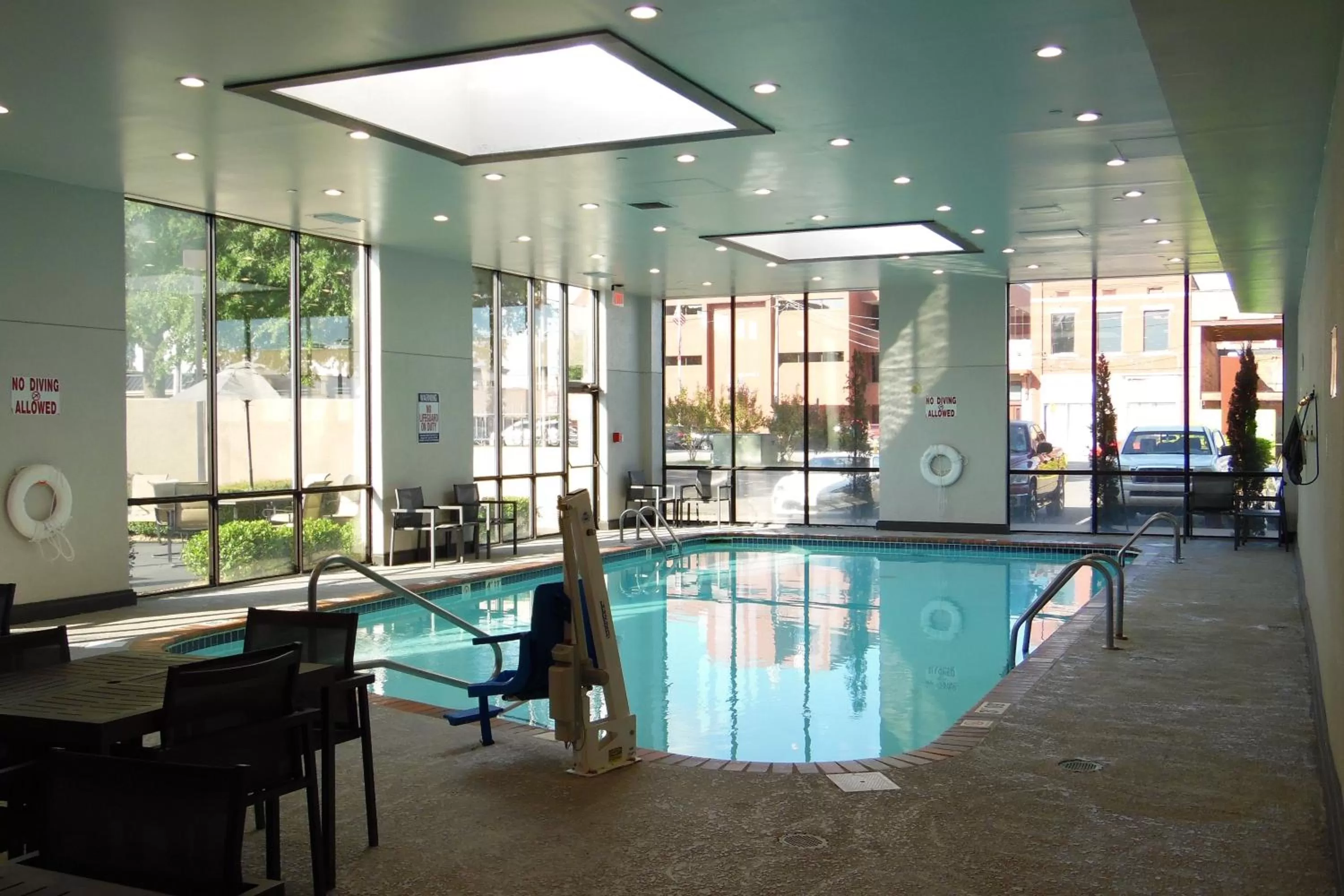 Swimming pool in Wyndham Fort Smith City Center